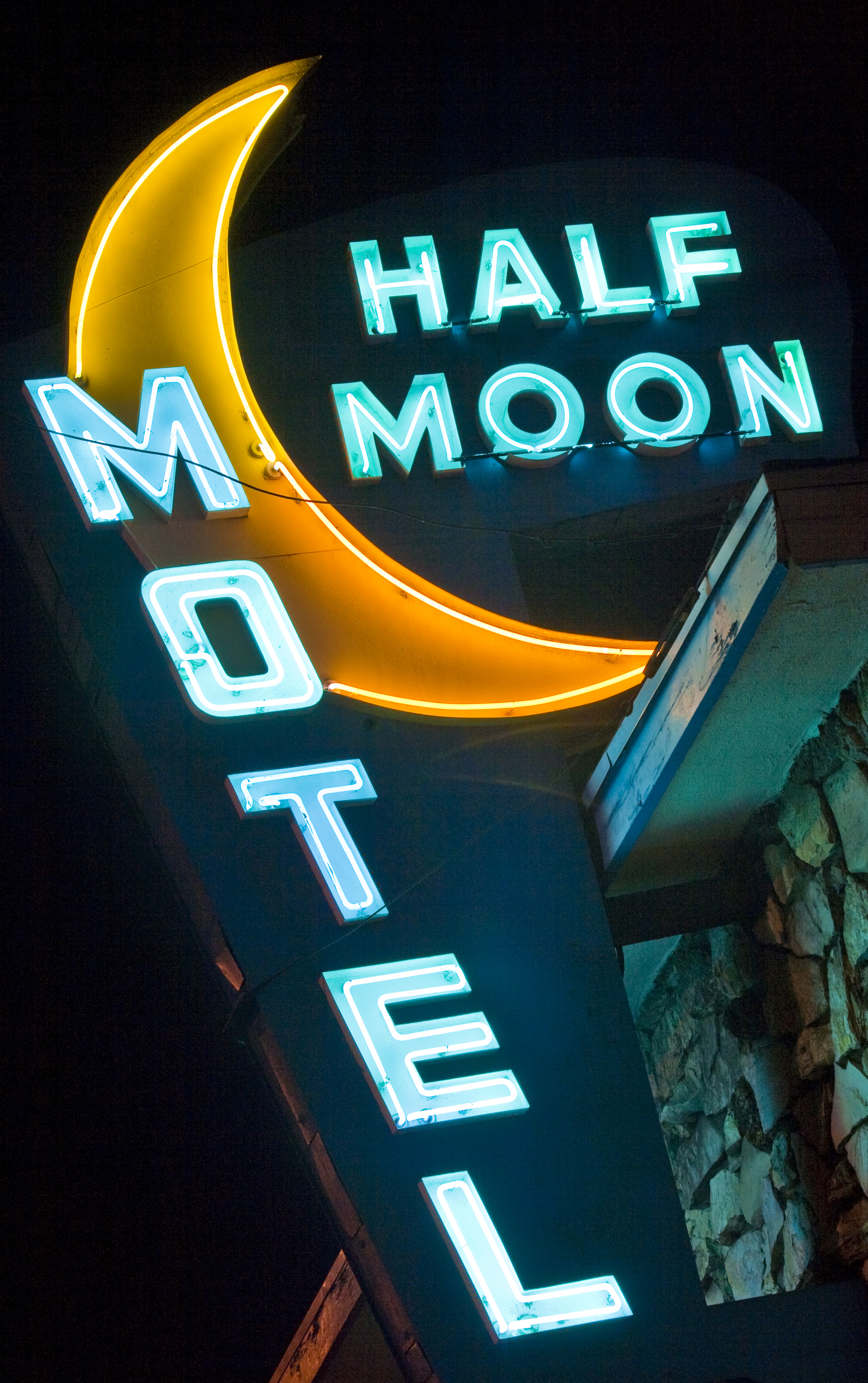 Half Moon Motel 