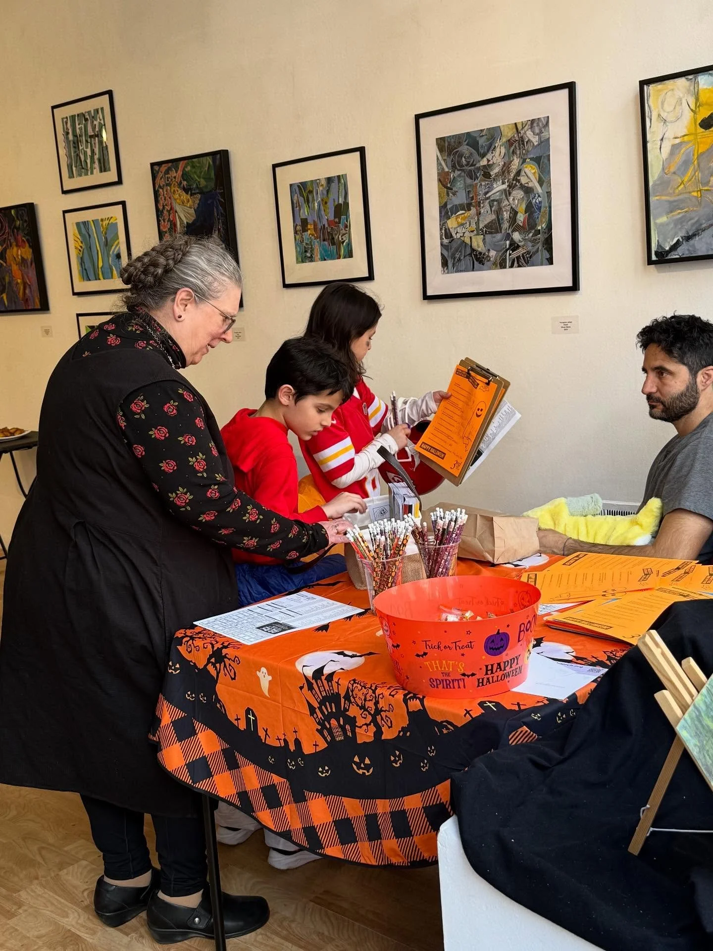 @southstreetphilly candy crawl and our annual seek and treat scavenger hunt today✨