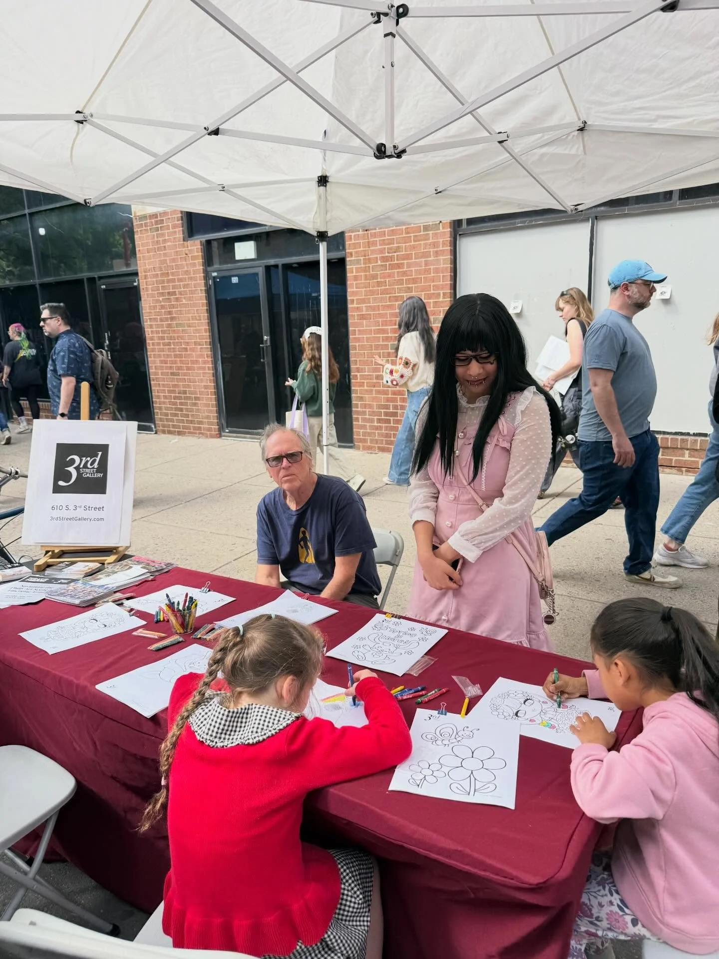 @southstreetphilly spring festival today! Stop by and take a break and do a little coloring❤️