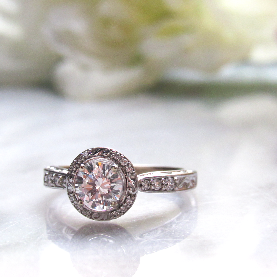 White Gold Vintage-Inspired Diamond Engagement Ring with Diamond Halo