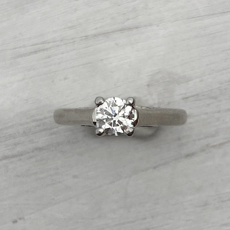 14k White Gold Round 0.45 ct Diamond (I1/GH) Criss-Cross Solitaire Engagement Ring