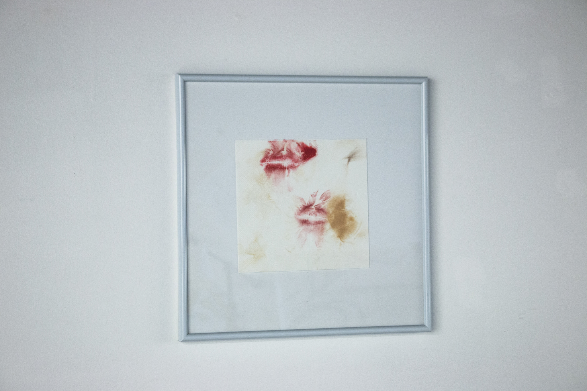 Connor Kelly’s “f*@ck me she’s gorgeous” leaves us with remnants from a night out– phone numbers and solicitations scribbled with lipstick on napkins, a sexy anticipation that is ultimately unfulfilled, a letdown of make-up smeared napkins in the wash basin.