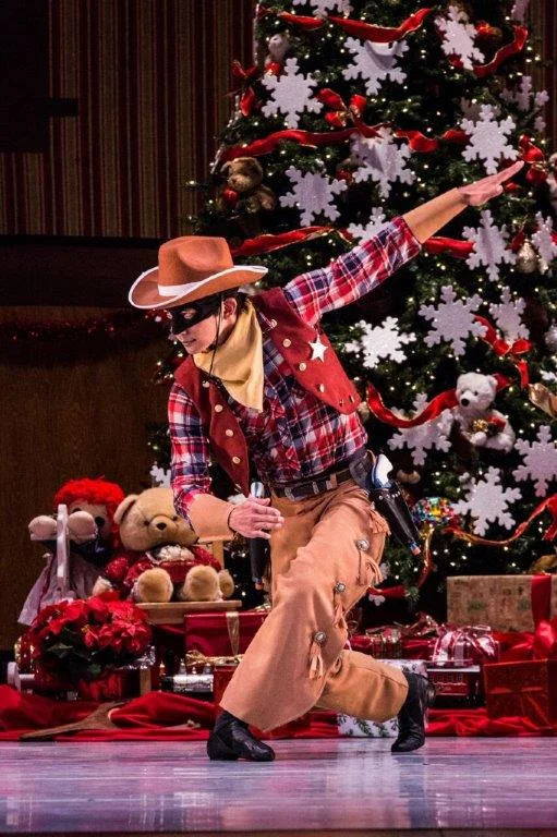 IAWN Michael Lowe chor. Photo Eric Raeber.jpg