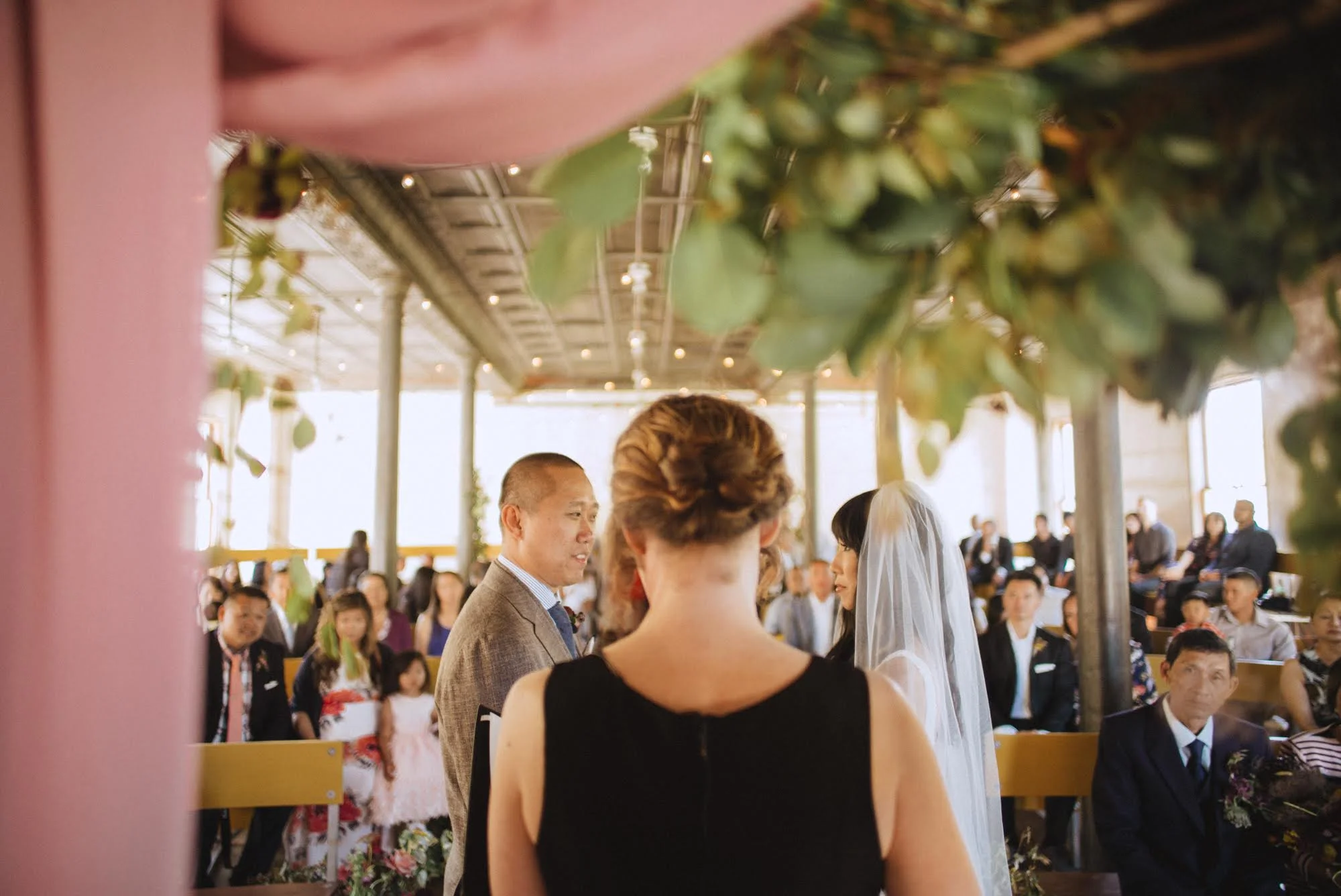 Trinh & Phuong tying the knot, photo by teri b. photography