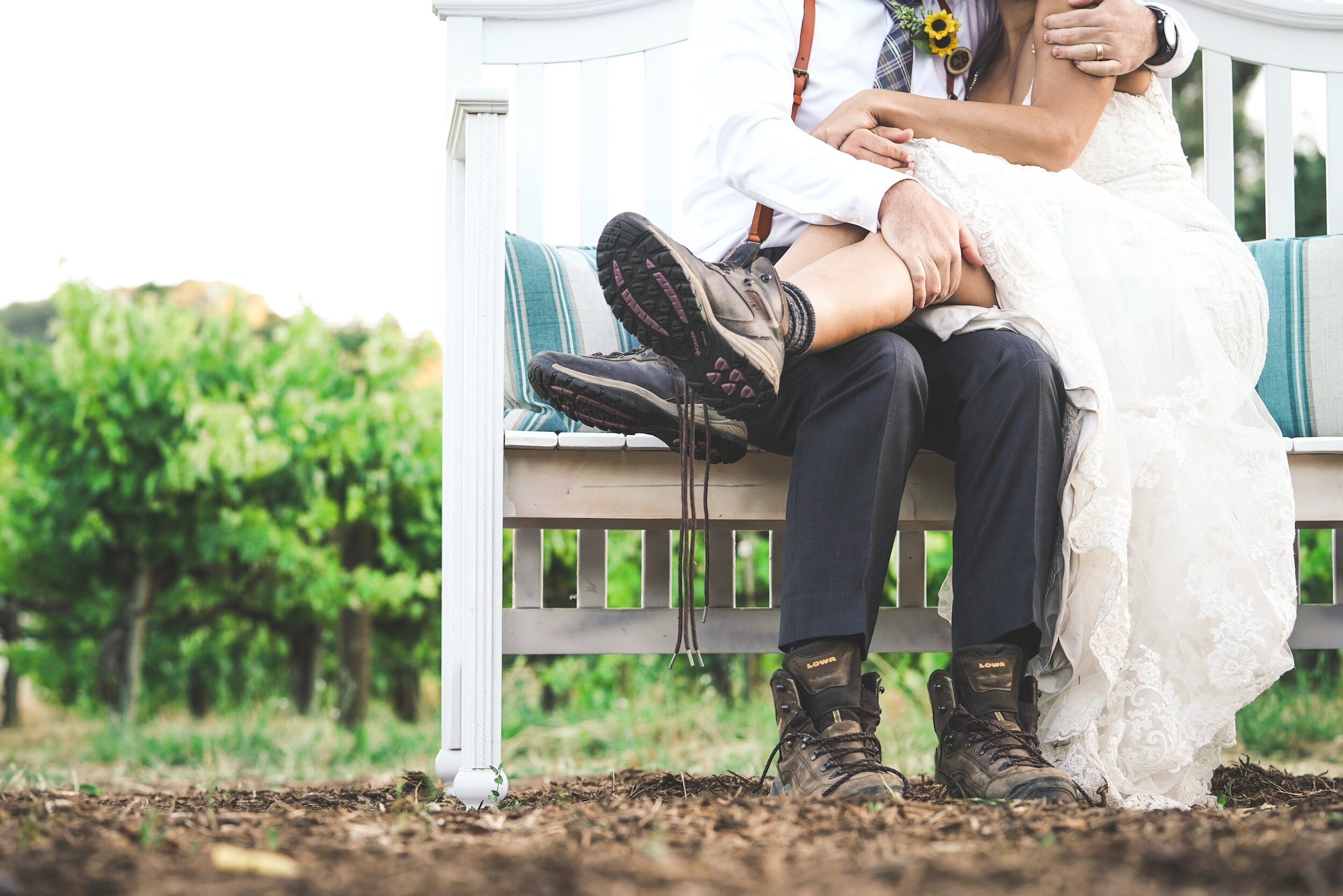 5 Example Wedding Vows for a Unique Ceremony