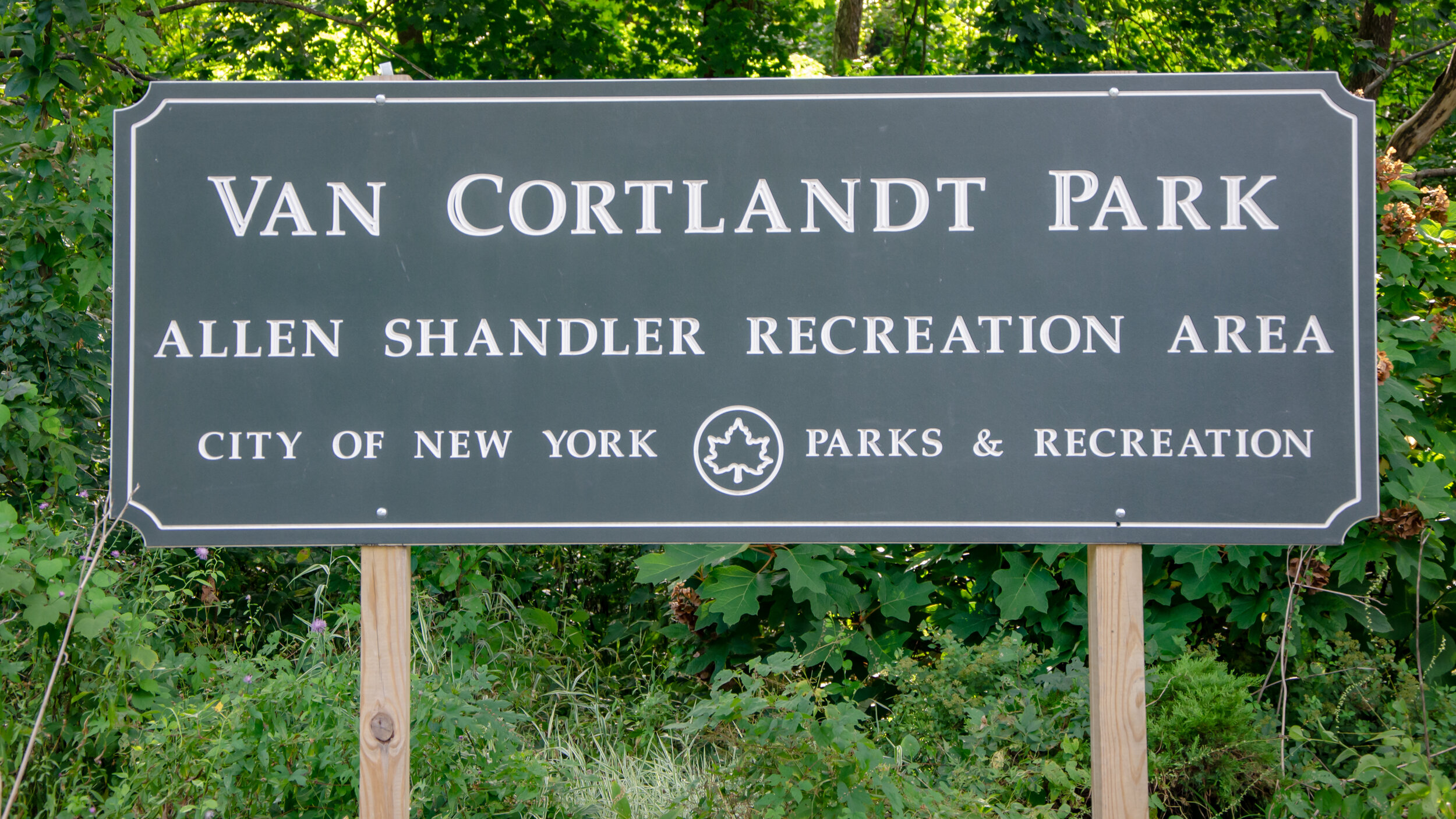 VC park sign & Adam Shandler Rec Area v2.jpg