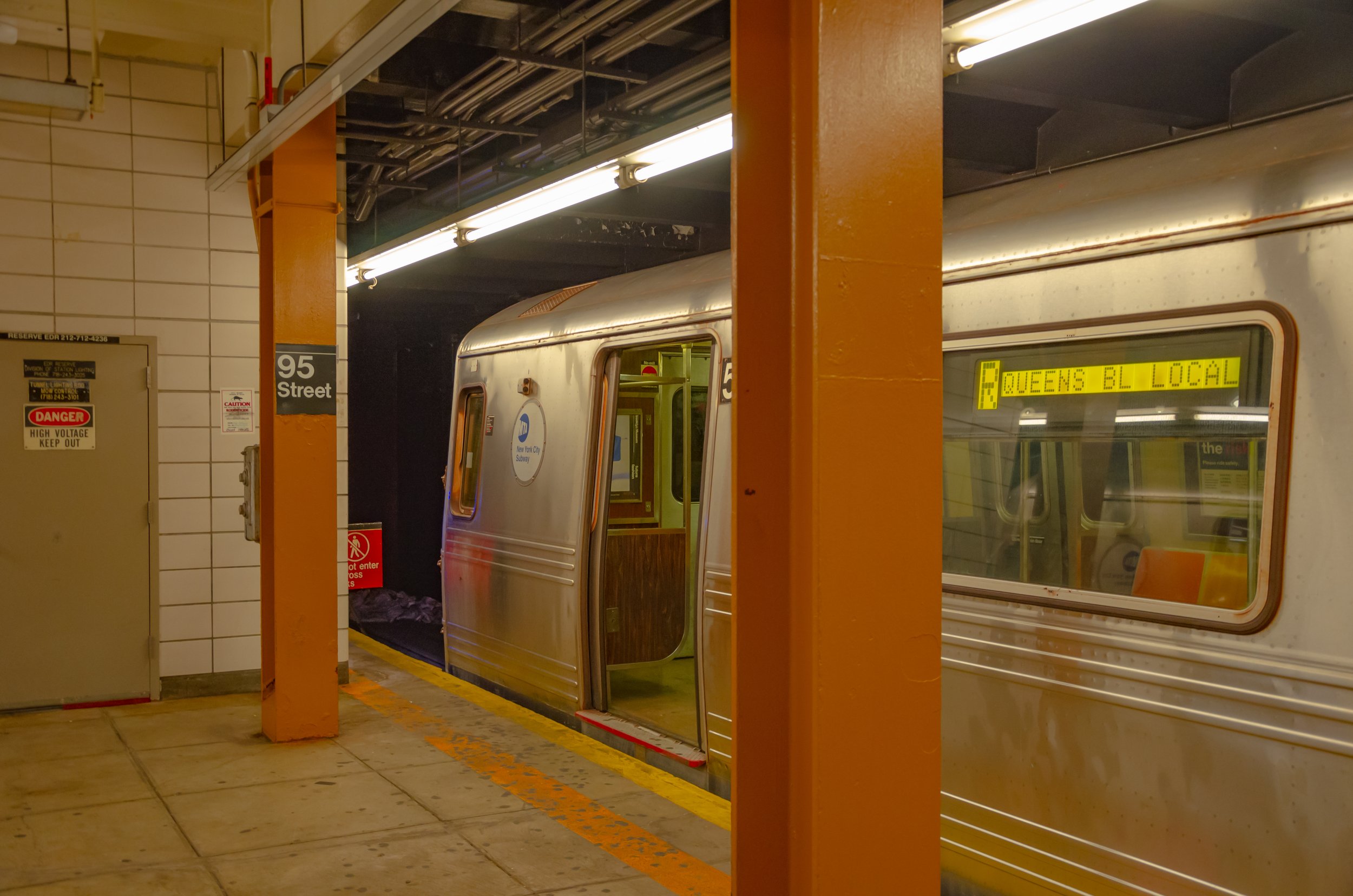 95th street subway end line-7016.jpg