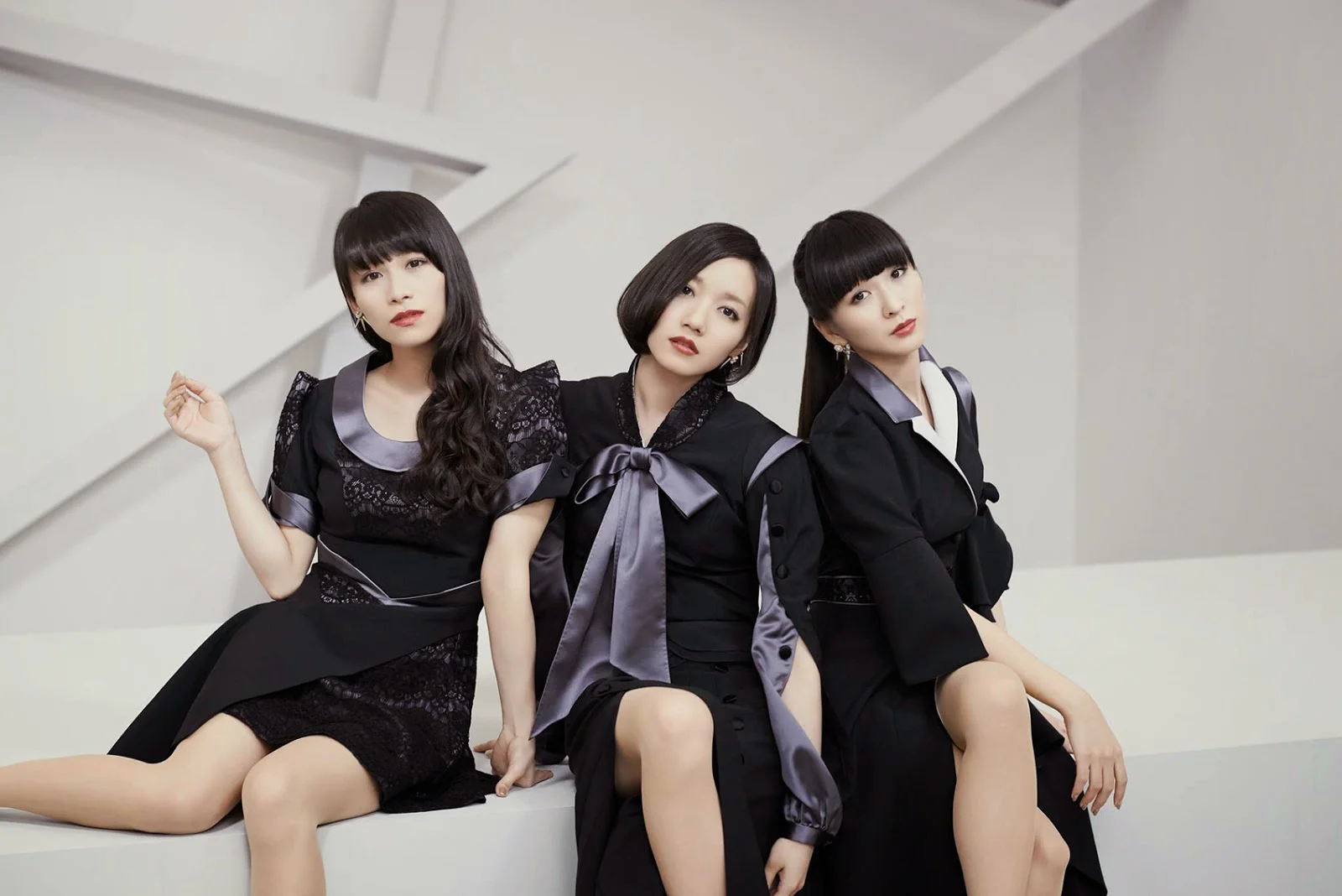 Perfume_Sweet_Refrain_wp.jpg