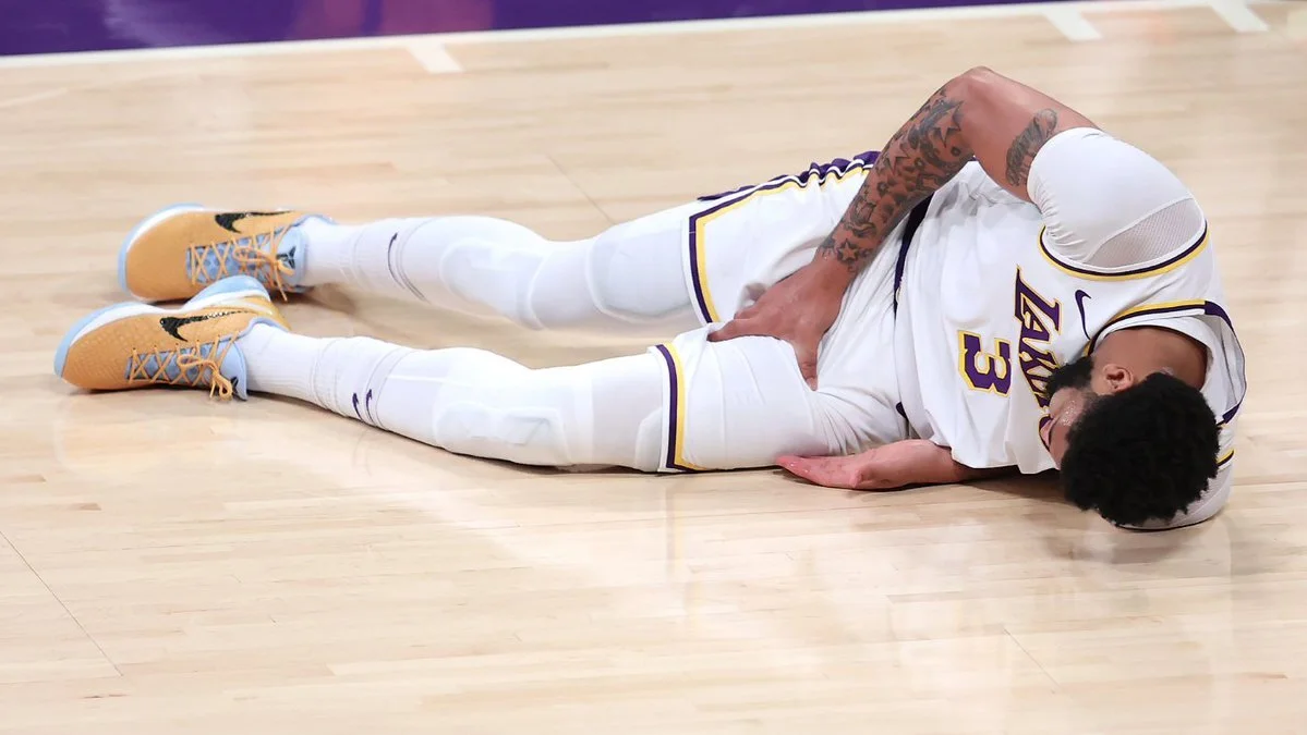 Lakers suffered another blow, losing Anthony Davis for the rest of the 2nd half of tonight’s loss.
