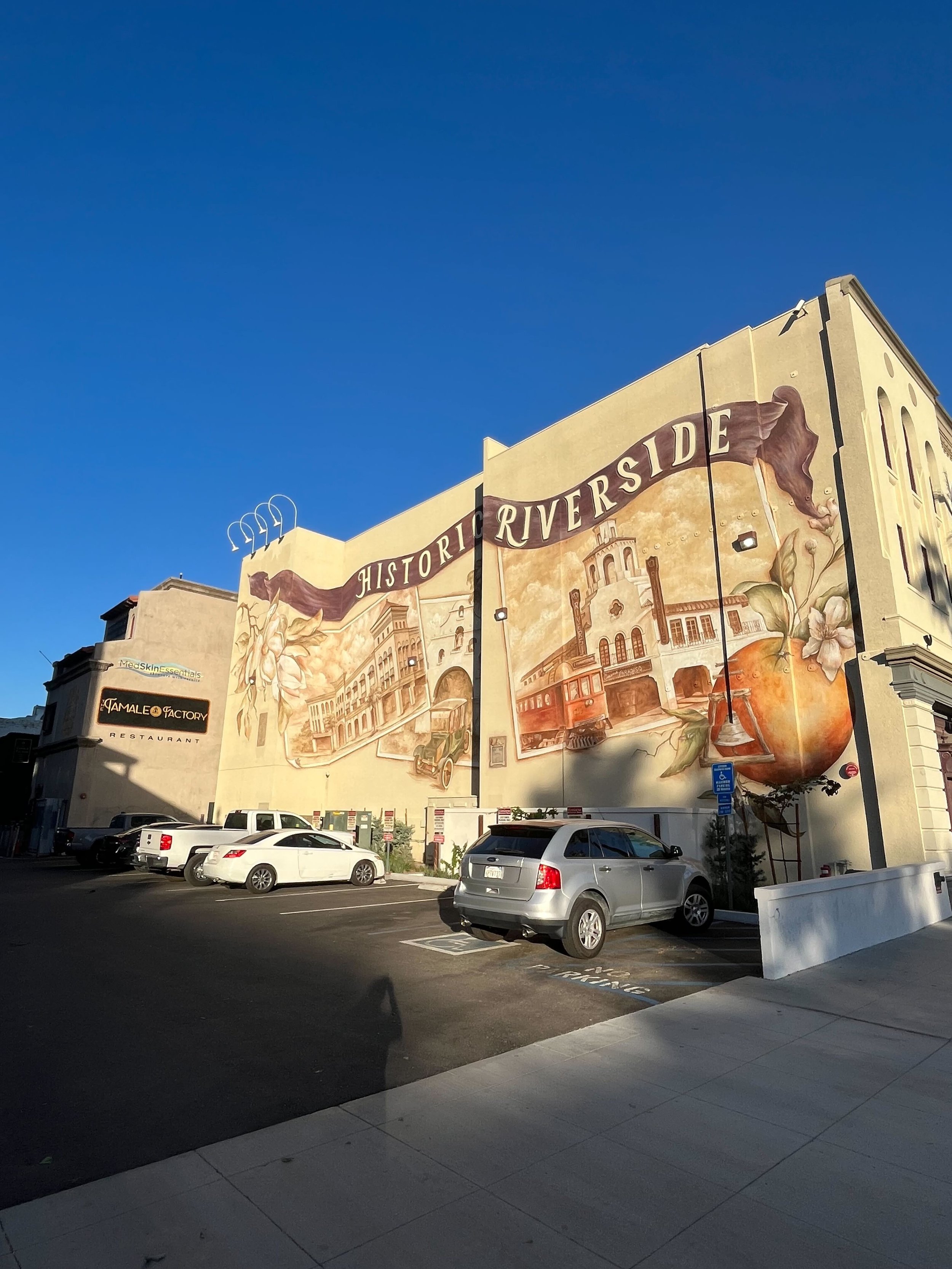  Riverside building art. Photo by Randall Lopez 