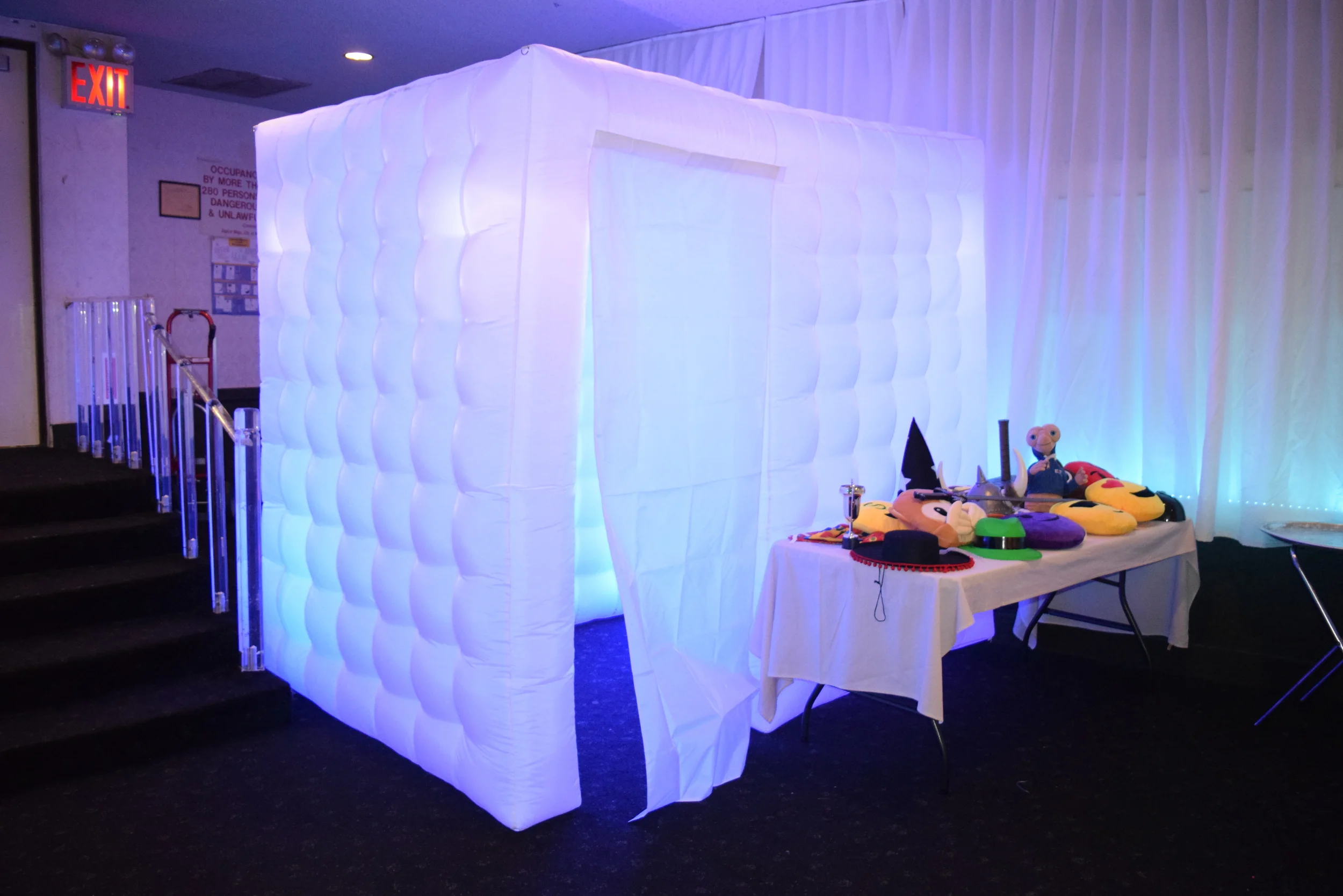 WE HAVE PHOTO BOOTHS FOR ANY OCCASION