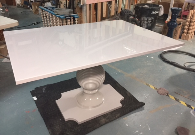 dunesandduchess-diningtable-capstan-lacquer.png