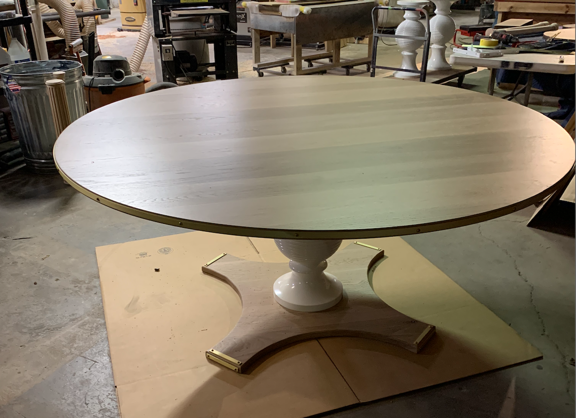 dunes-and-duchess-capstan-dining-table-limed-oak-metal-details-round.png