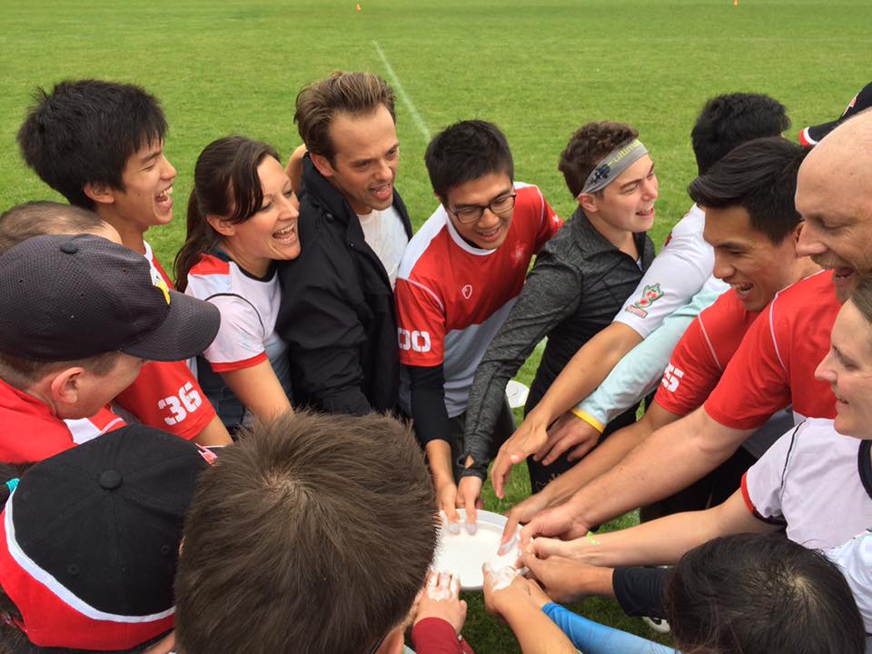 Hong Kong's mixed team getting fired up for some ultimate!