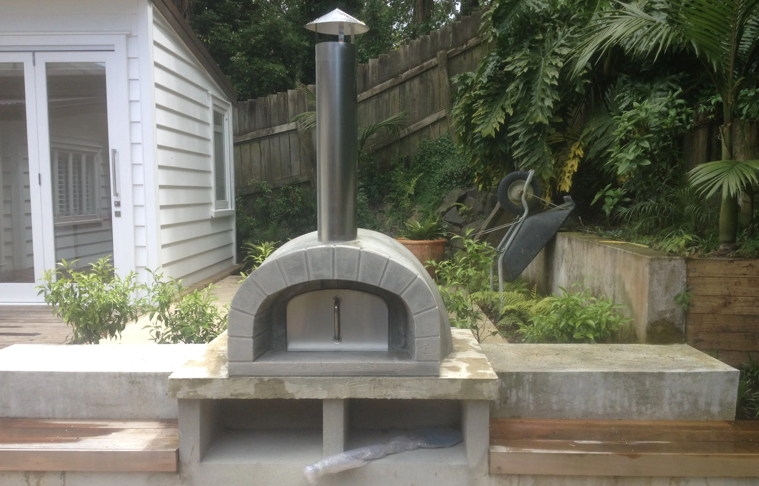 Lira Freemans Bay.JPG