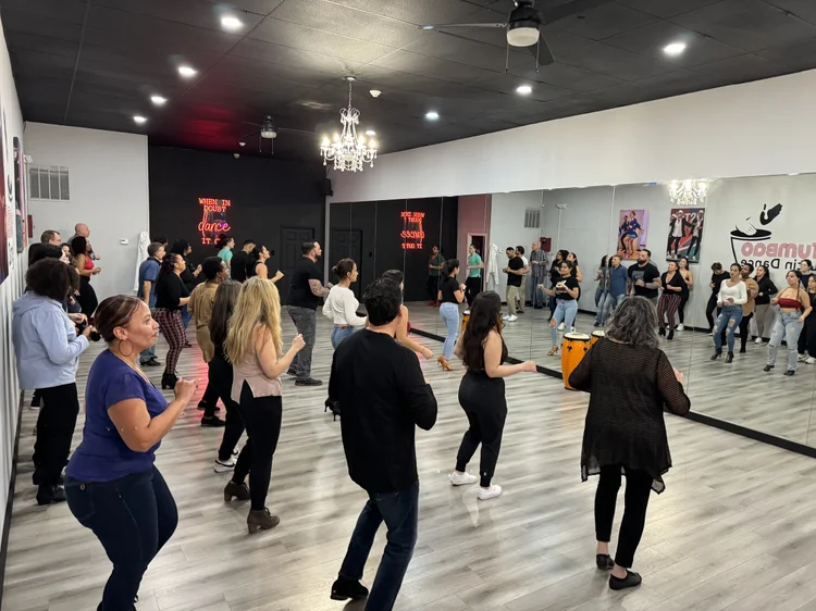 Salsa class at Tumbao