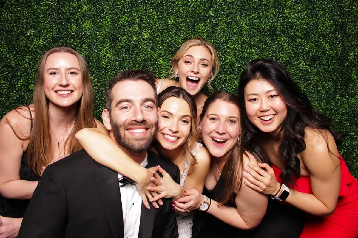 Burgh_Brides_Pittsburgh_Wedding_Photo_Booth_Lux_Photobooth_8894-1200x800.jpg