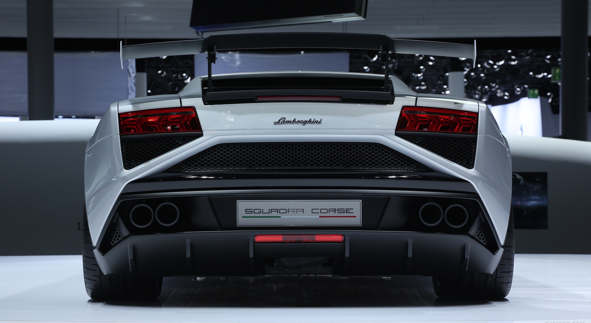 lamborghini-gallardo-tail-light.jpg