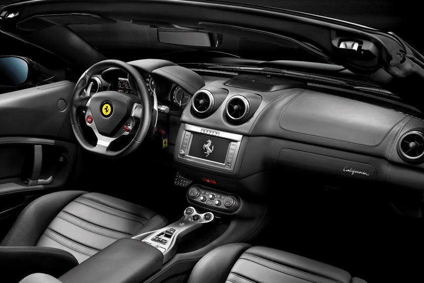 2016-ferrari-california-dashboard-carbuzz-586933.jpg