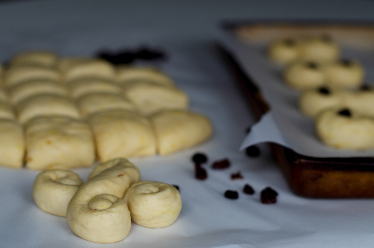 Again We Say Rejoice - St. Lucia's Day Brunch Styled Shoot Saffron Bun (1 of 1).jpg