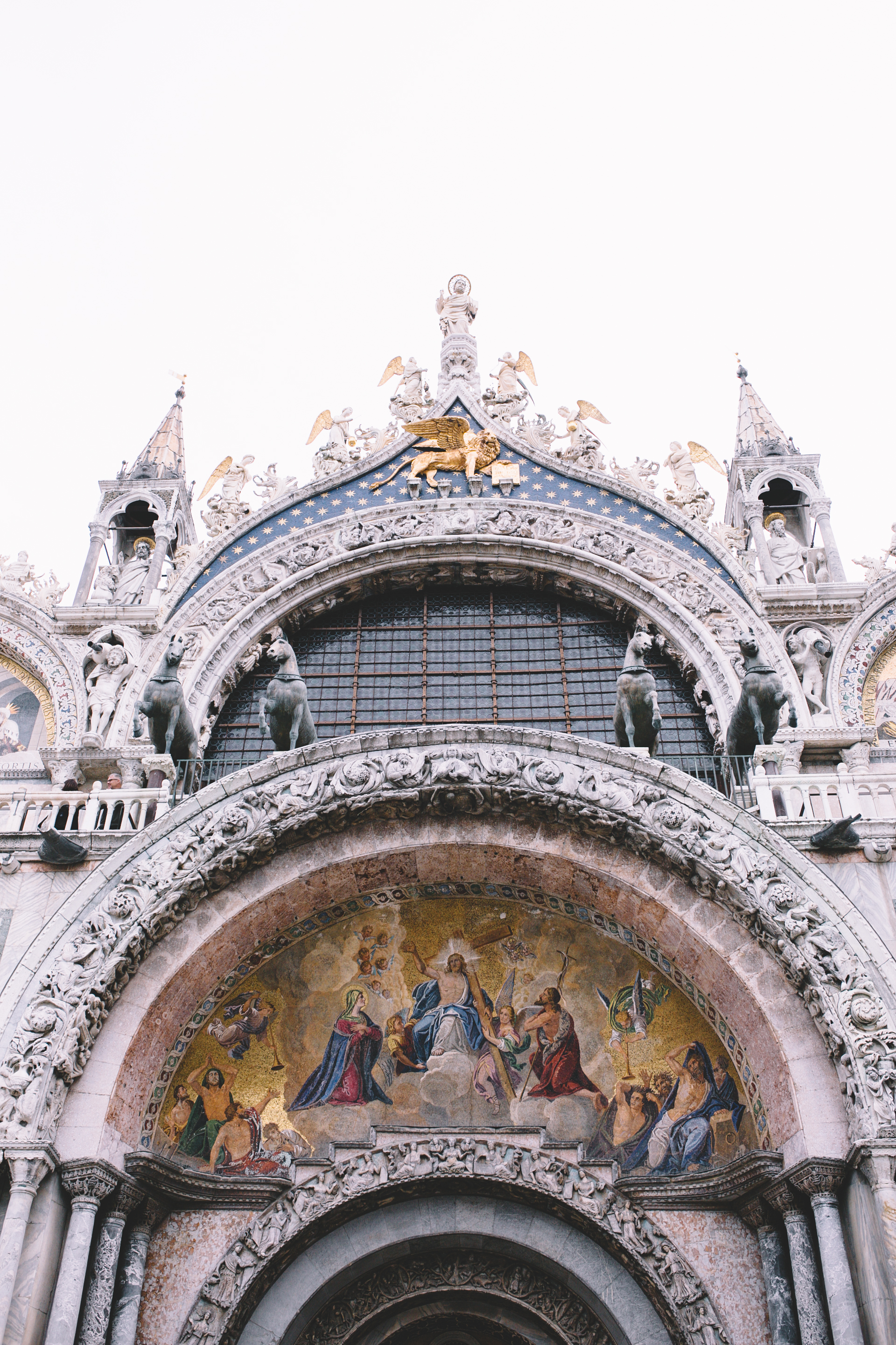 Blog Venice Italy Canals Maternity Photos (4 of 9).jpg