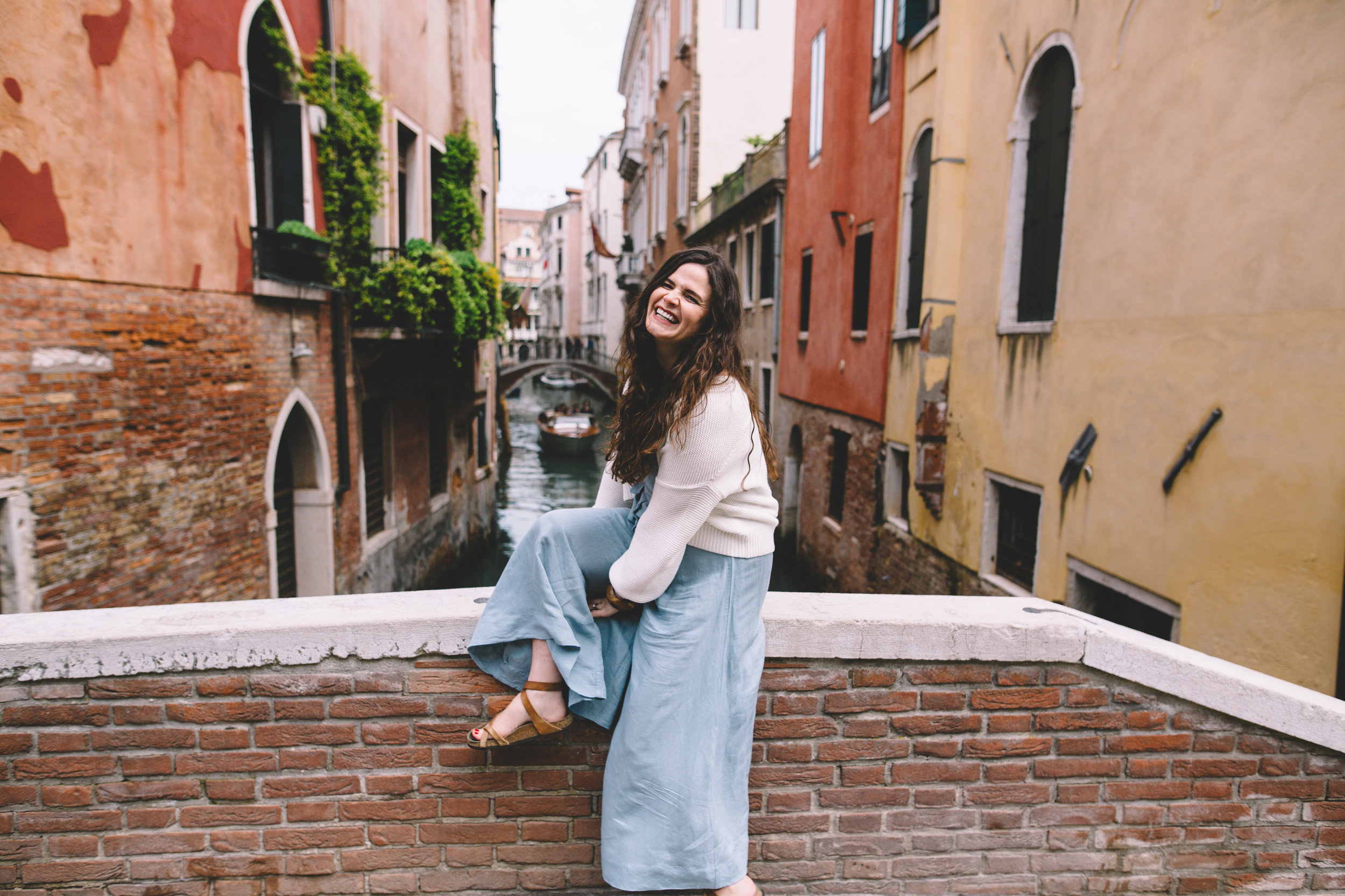 Blog Venice Italy Canals Maternity Photos (7 of 9).jpg