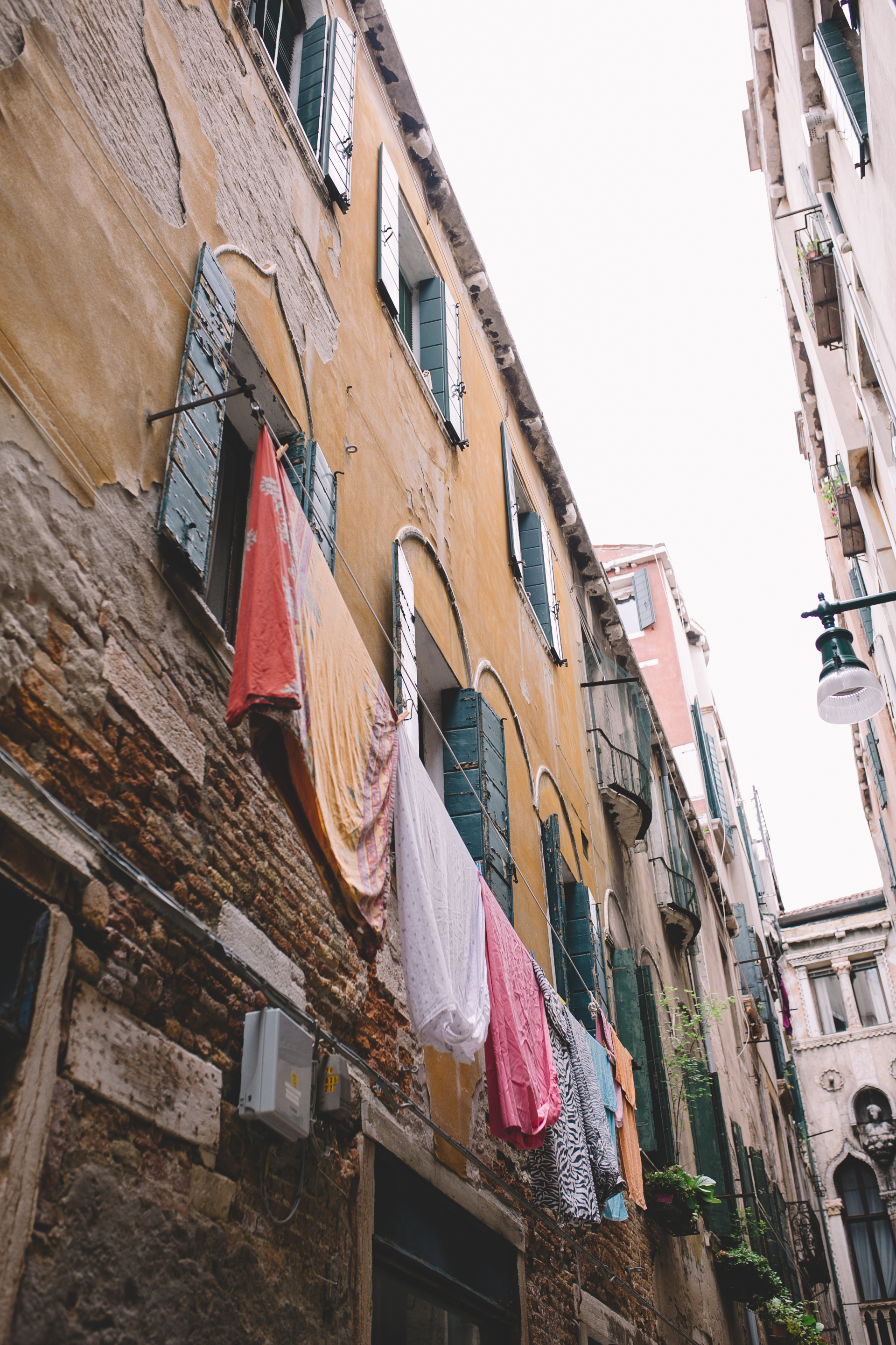 Blog Venice Italy Streets with Laundry  (4 of 5).jpg