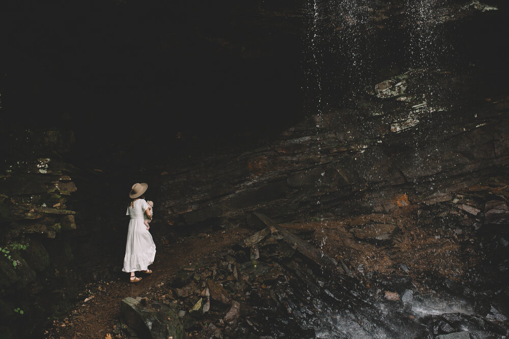 Tennessee Waterfall Newborn Photographs (24 of 44).jpg