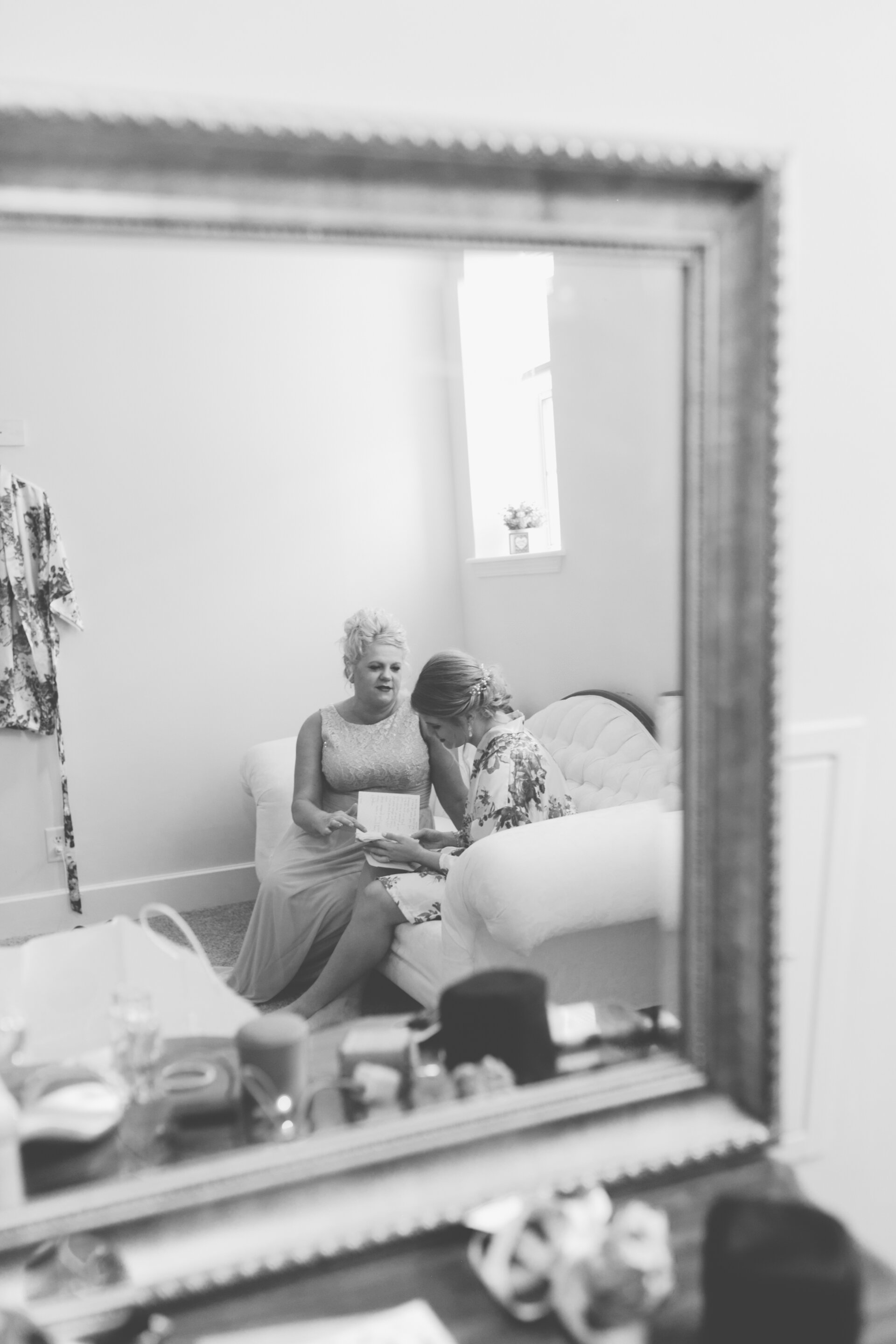 Bride Getting Ready Photos Indiana (20 of 38).jpg