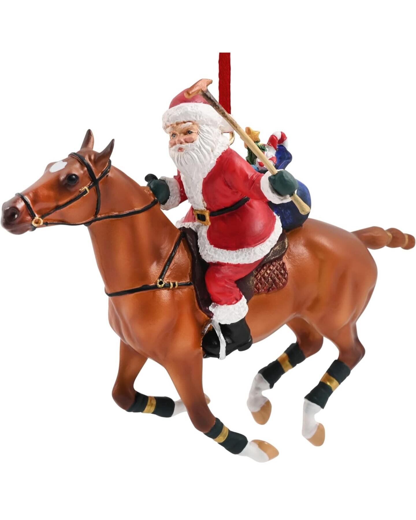 Who else wants a @breyermodelhorsesofficial polo playing Santa for Christmas!?! ❤️🐴💚#breyerhorses #breyerhorse #polo #polopony #polosanta #christmas #merrychristmas #nevergrowup