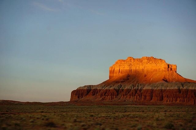 Let the sunshine in 💫 #visitutah.
.
.
.
.
.
.
.
 #optoutside #rei1440project #theoutbound #exploremore  #mytinyatlas #freshairandfreedom 
#getoutside #desertlife #in2nature #keepitwild #liveauthentic #utahisrad #igutah #lifeelevated #uniqueutah #uta