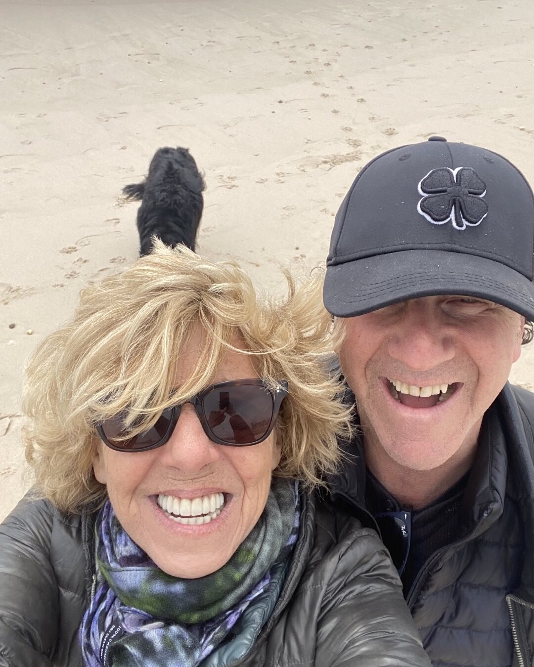 Spring Beach day #wardrobeguru #wardrobeguruphotoscarf #purplehazedesign #pashmina #rick #bigblackdog #emmylou #flatcoatretriever