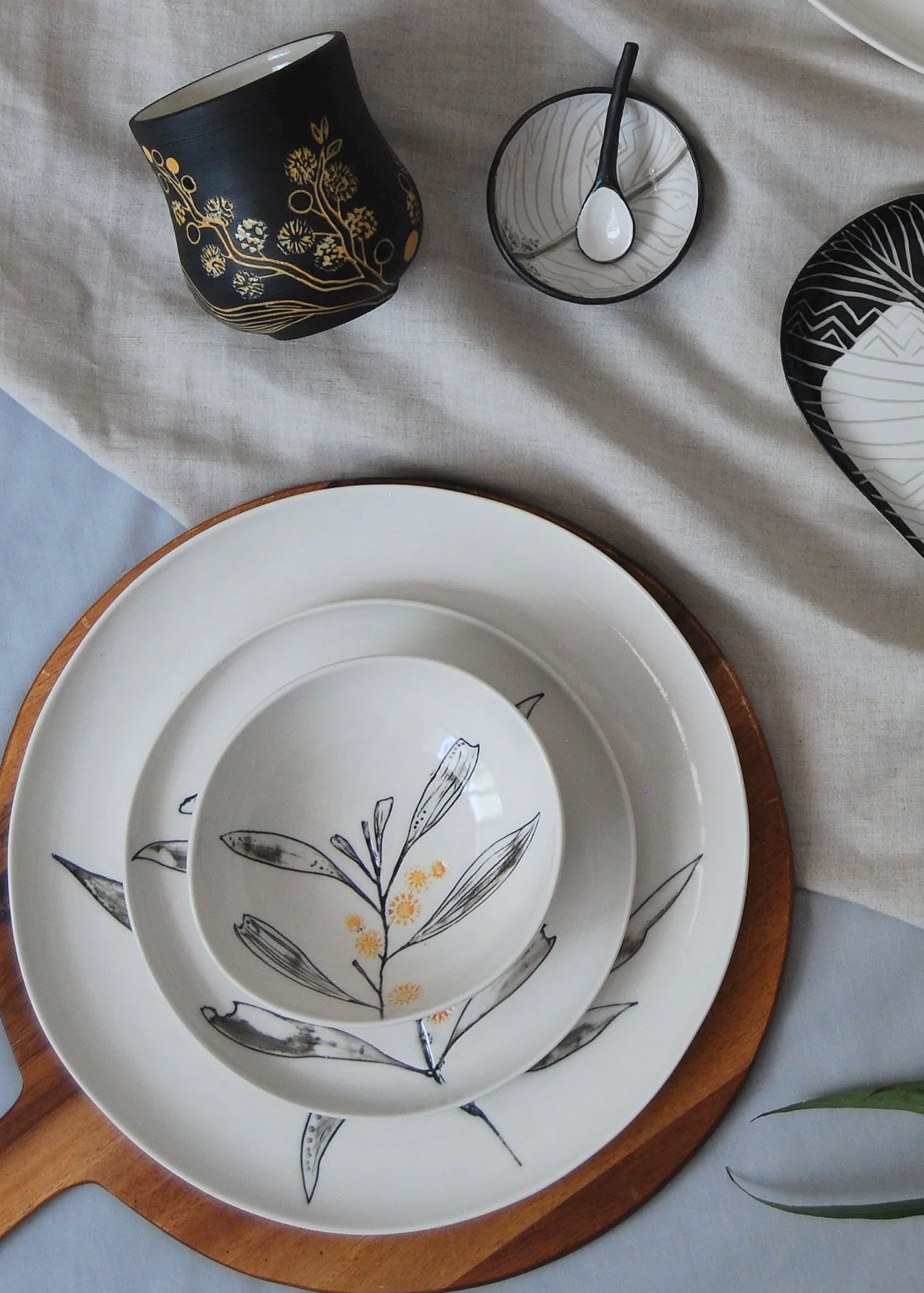 Plates with Wattle imprints