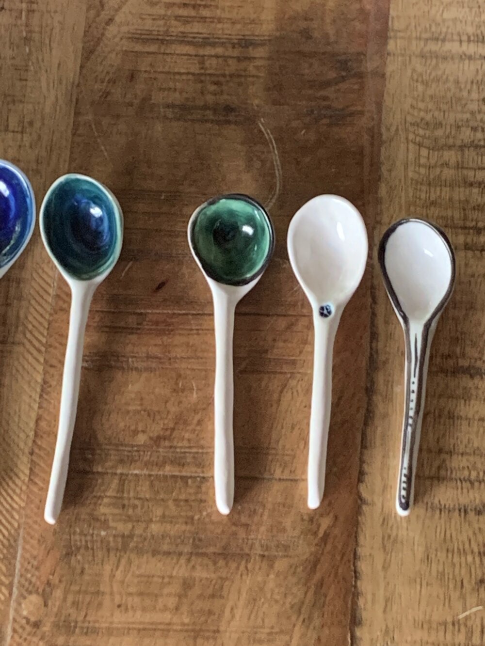 Kanggest Set of 5 Ceramic Spoon Teaspoon Spoon Porcelain Tea Spoons Jam Honey Coffee Spoon for Everyday Dinning Dinner Party Home Decor Restaurants 