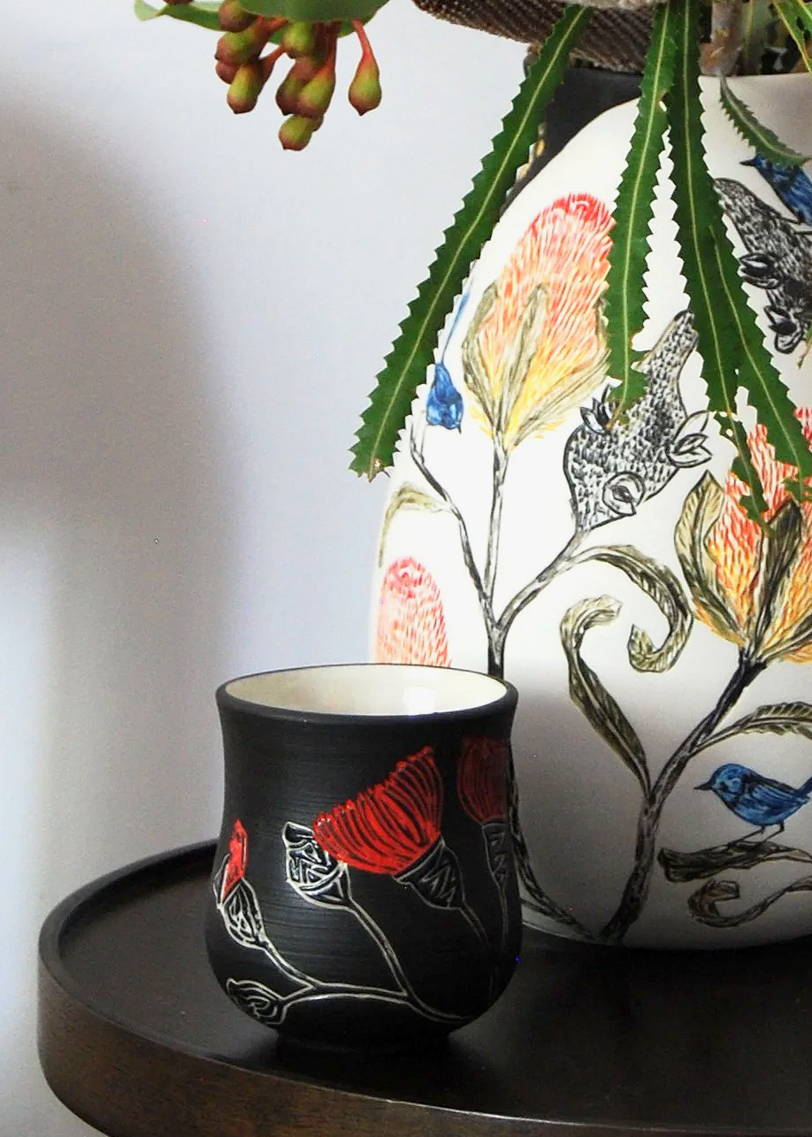 Interior+w+Vase_2_HiRes+Lighter.png
