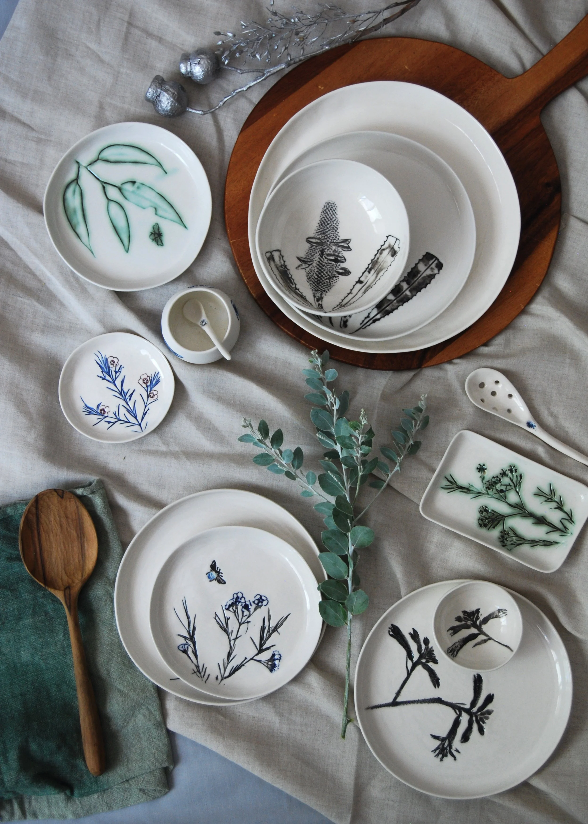 Porcelain tableware botanical collection