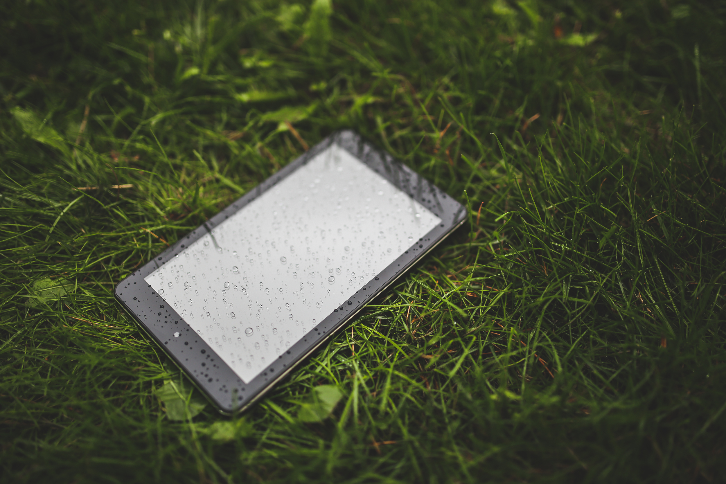 grass-lawn-technology-tablet.jpg