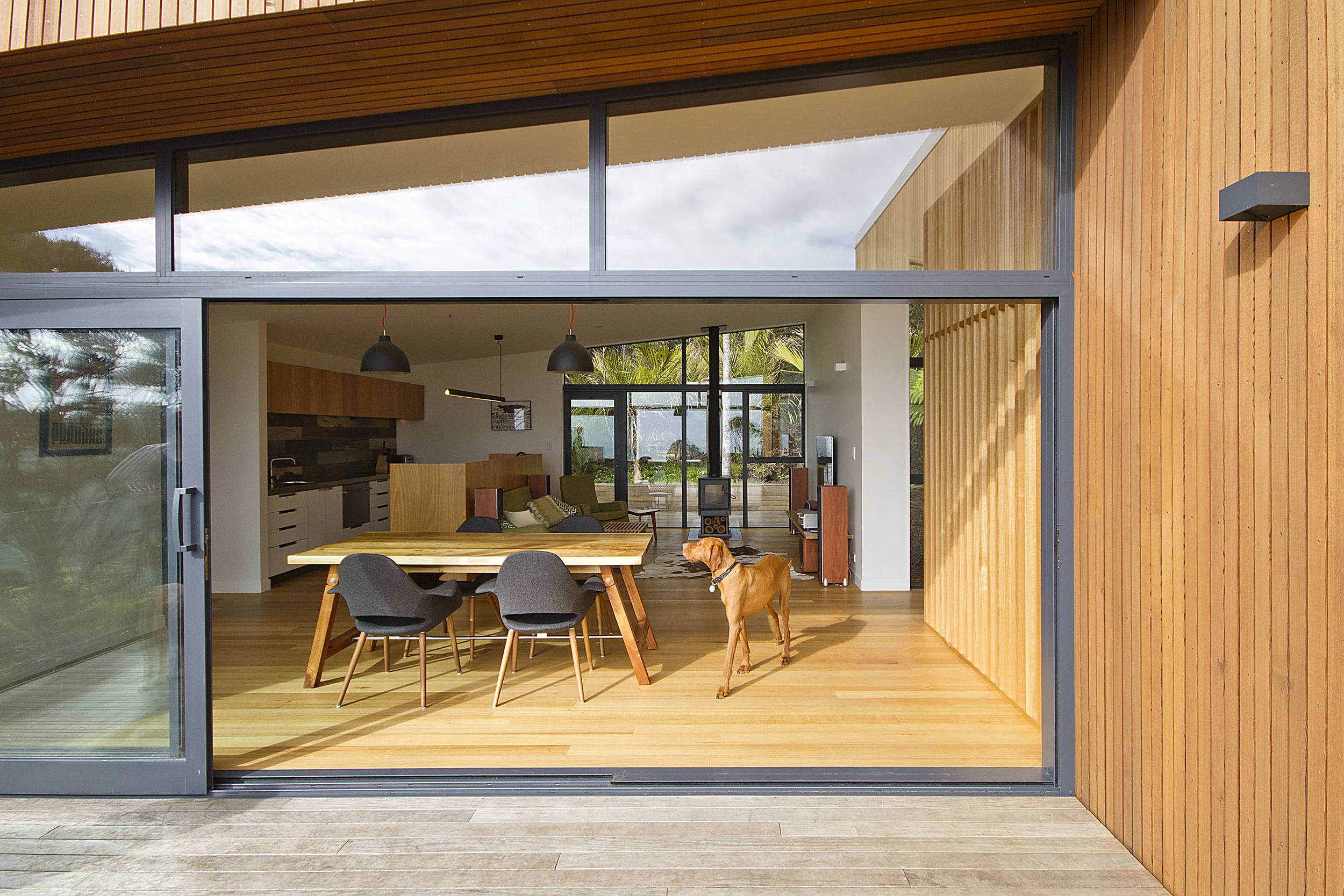  Completed in 2014 with Piha Builders Ltd  Photographs by Claire Hamilton Photography 