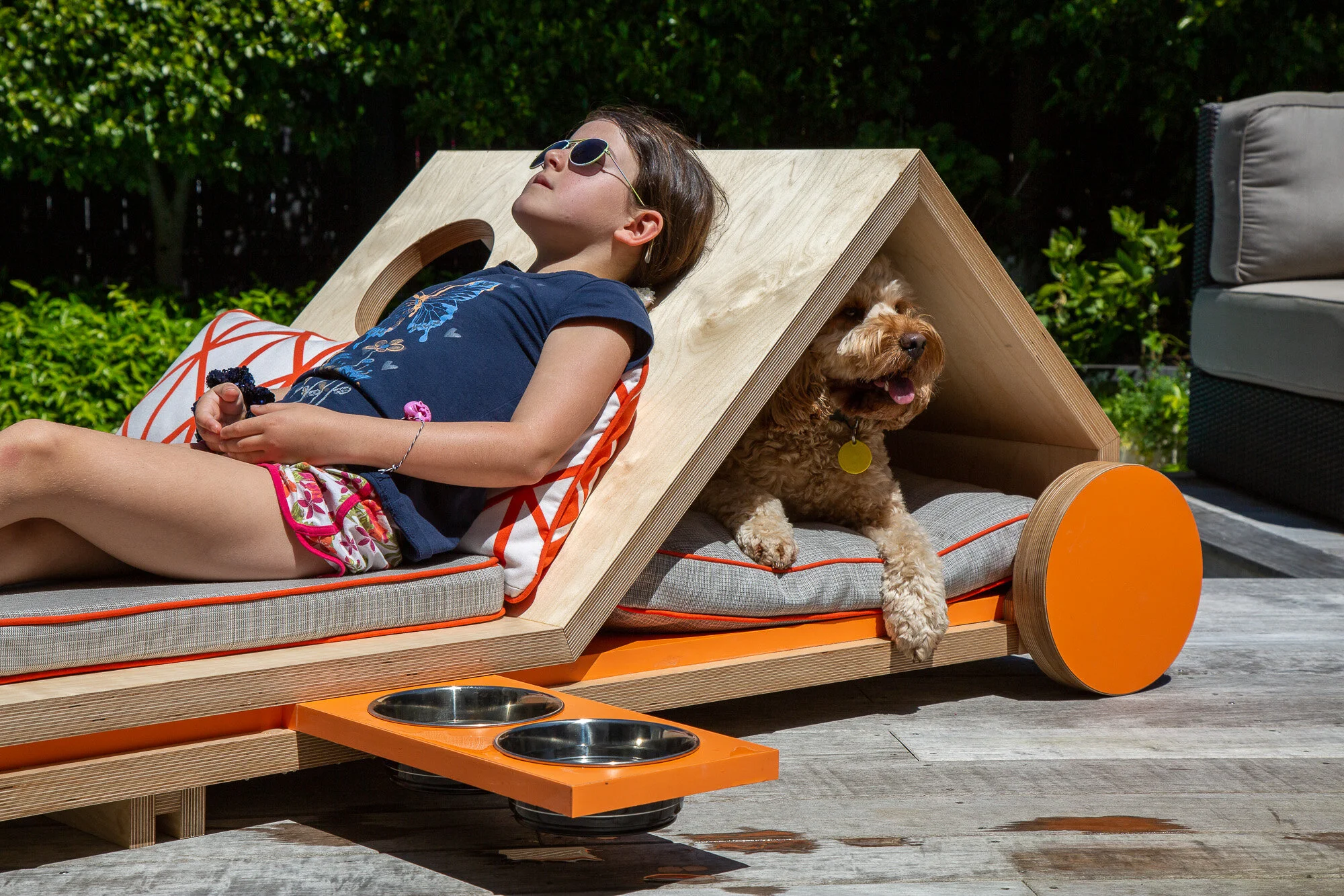 barkhaus raised dog bed