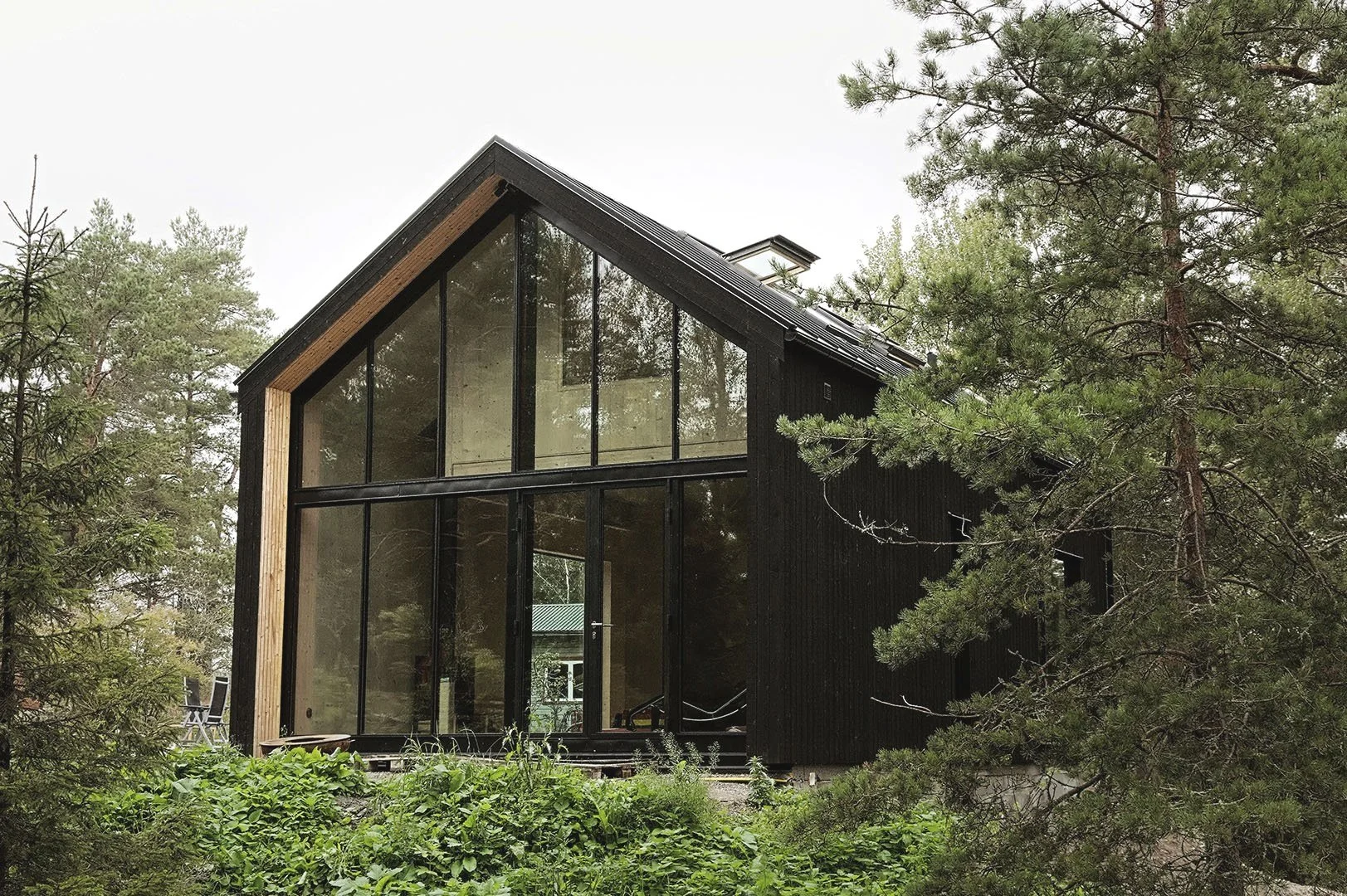  Milieu were commissioned by a young Stockholm based family to design a simple and reclusive getaway on Rindö Island, approximately an hours ferry ride from the city. The project was completed in 2021 