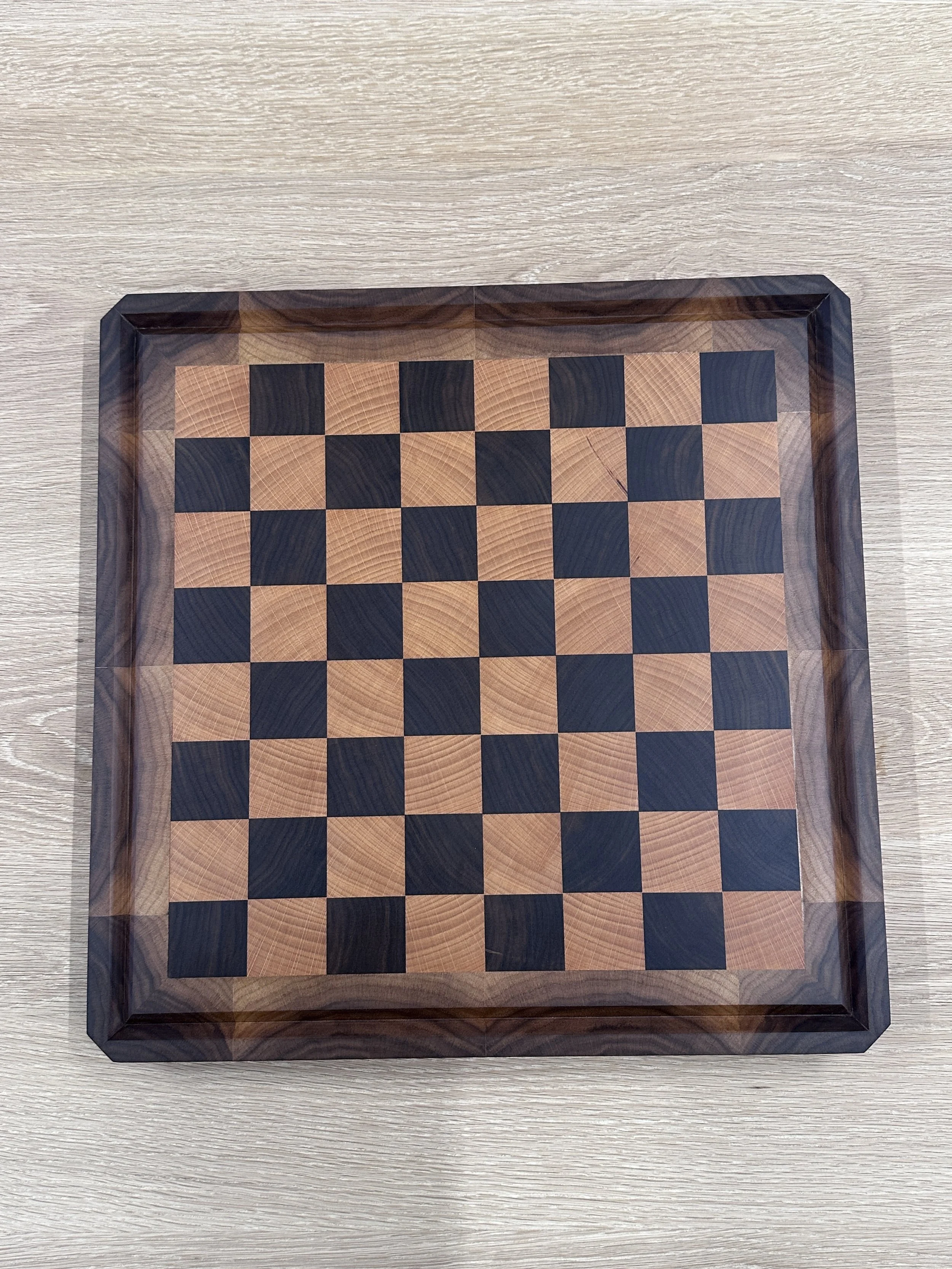 Endgrain Cutting Board 42cm x 42cm