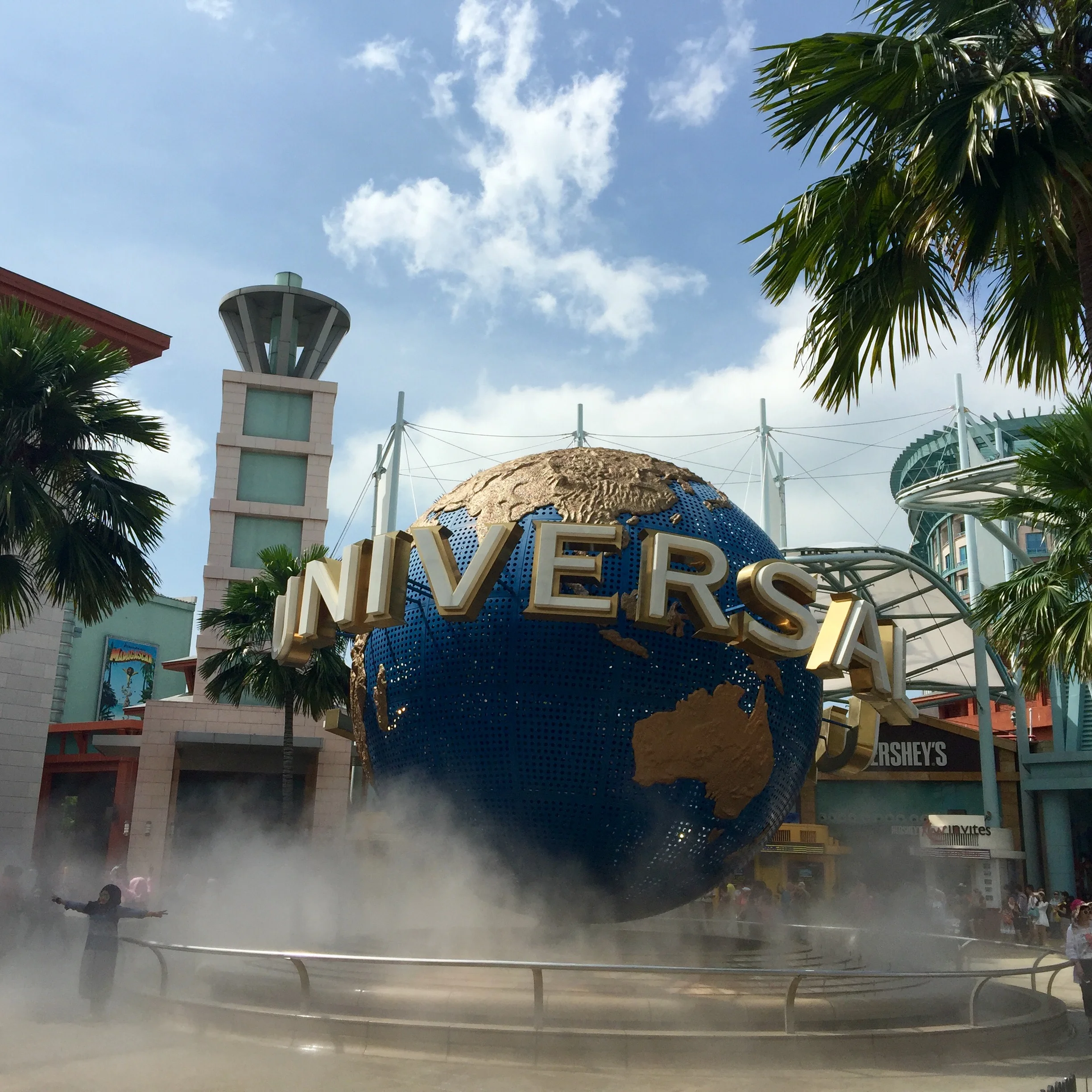 Universal Studios Singapore and Sentosa Island I'm a self-professed theme park junkie, so if there was a major theme park somewhere and it wasn't on my list, something would be wrong. Universal Studios Singapore hits all the right marks: solid rides and attractions (the special effects one was particularly impressive). It's also fun to see how some of the attractions featured at other Universal parks make the transition here. Oh, and the Battlestar Galactica ride is SO AWESOME!!!!!! Getting there means finding your way to Sentosa Island: which has a Casino, an excellent aquarium, water parks, Madame Tussauds, several resorts, and a Din Tai Fung ! You can reach it via a boardwalk from the Sentosa MRT station (taking the cable car is fun but can be pricey. Save that ride for your tired feet on the way back)