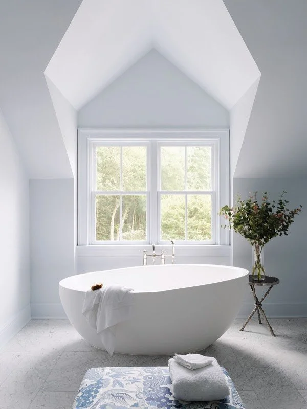 Soak away the stress in this serene bathroom oasis. The combination of the sculptural freestanding tub, soft natural light and warm soothing tones create the ultimate sanctuary for relaxation. 💙

@artwilliecole @waterworks @artandforge @dianejamesho
