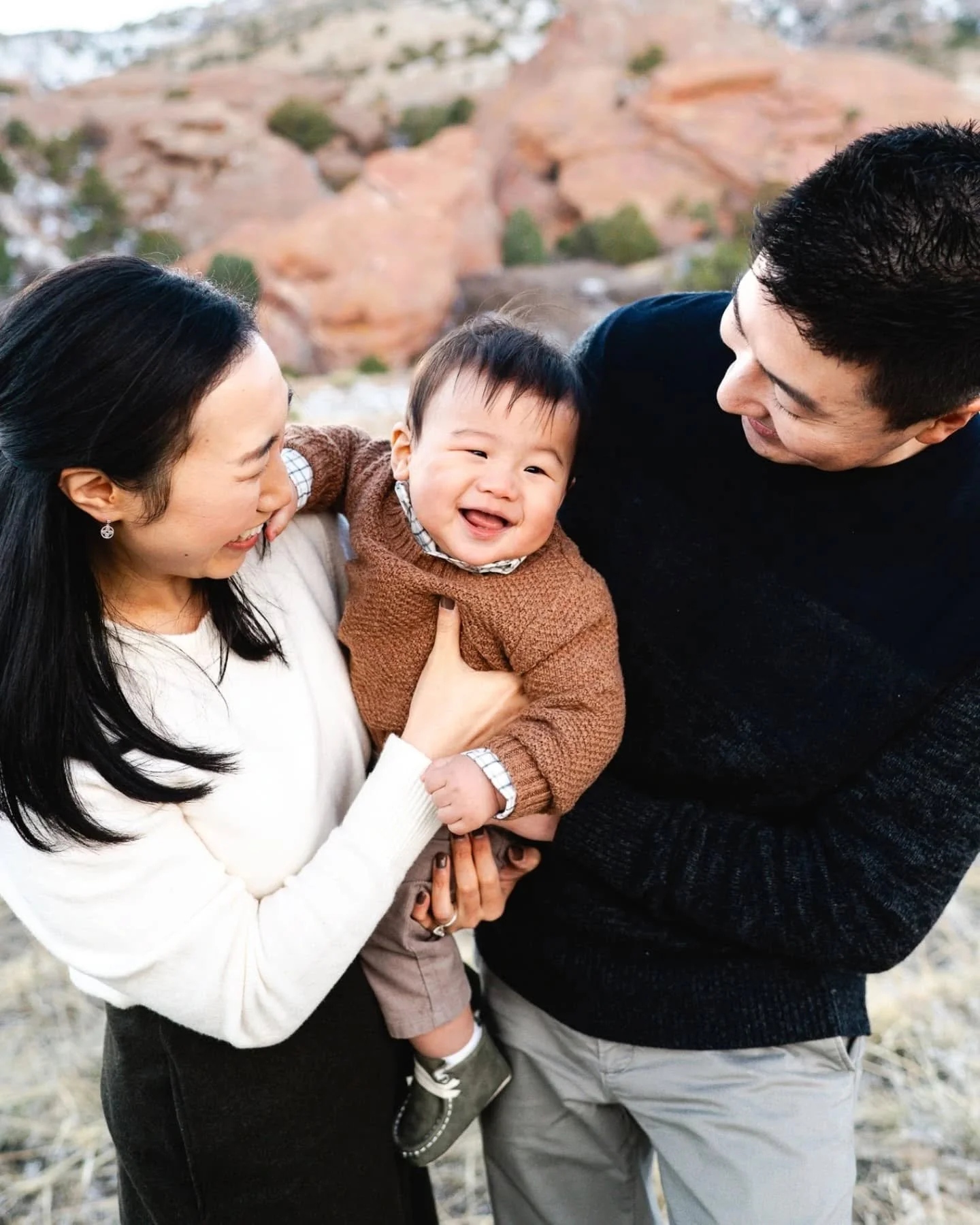 Winter Red Rock sessions with snow on the ground 😍

⠀⠀⠀⠀⠀⠀⠀⠀⠀

#coloradophotographer #denverminisessions #fallminisessions #denverphotographer #goldencolorado #arvadamoms #arvadafamilyphotographer #denverfamilyphotographer #broomfieldphotographer #b