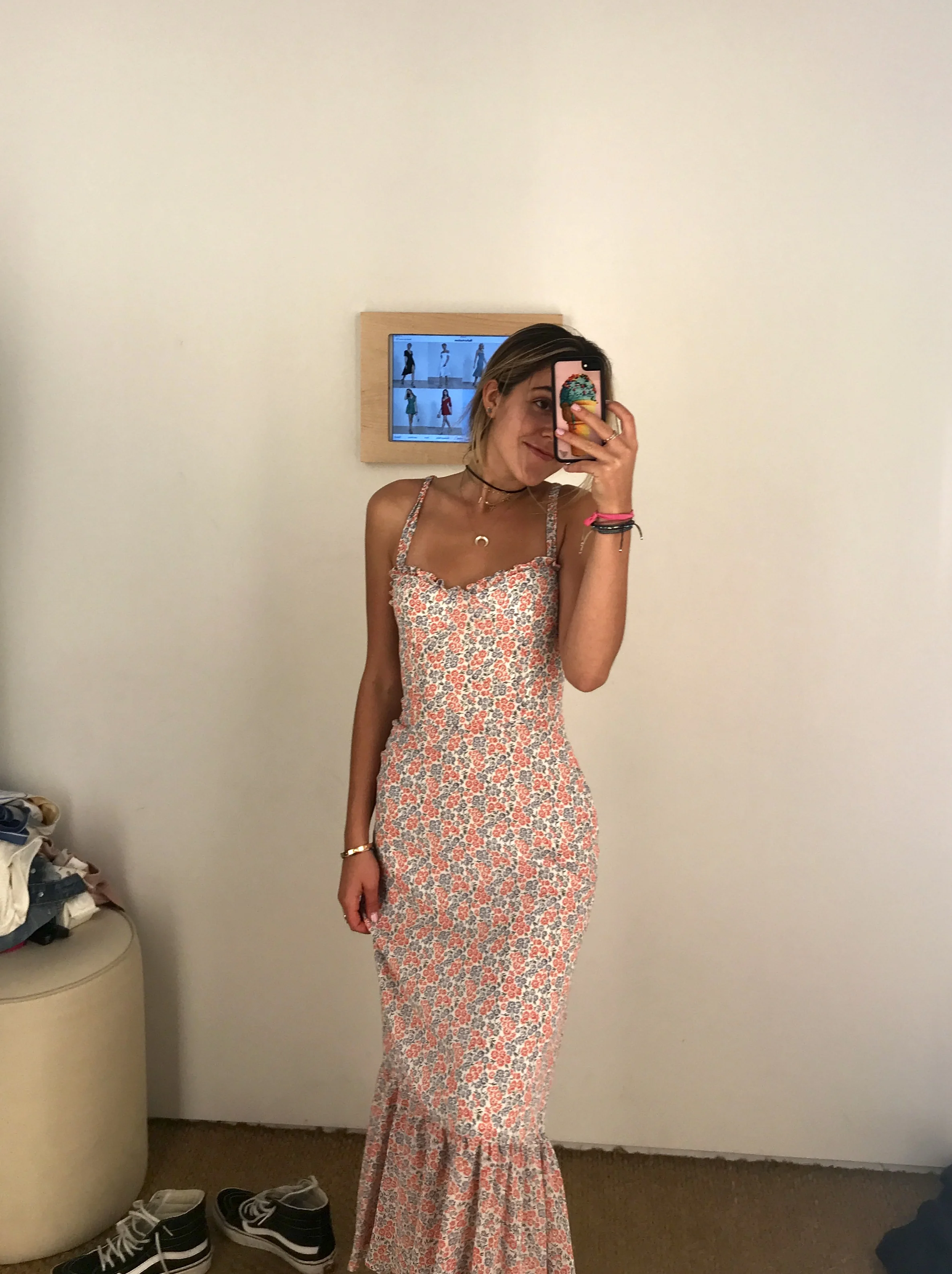 A dress that could fit the occasion of a classy dinner or a brunch by the beach!