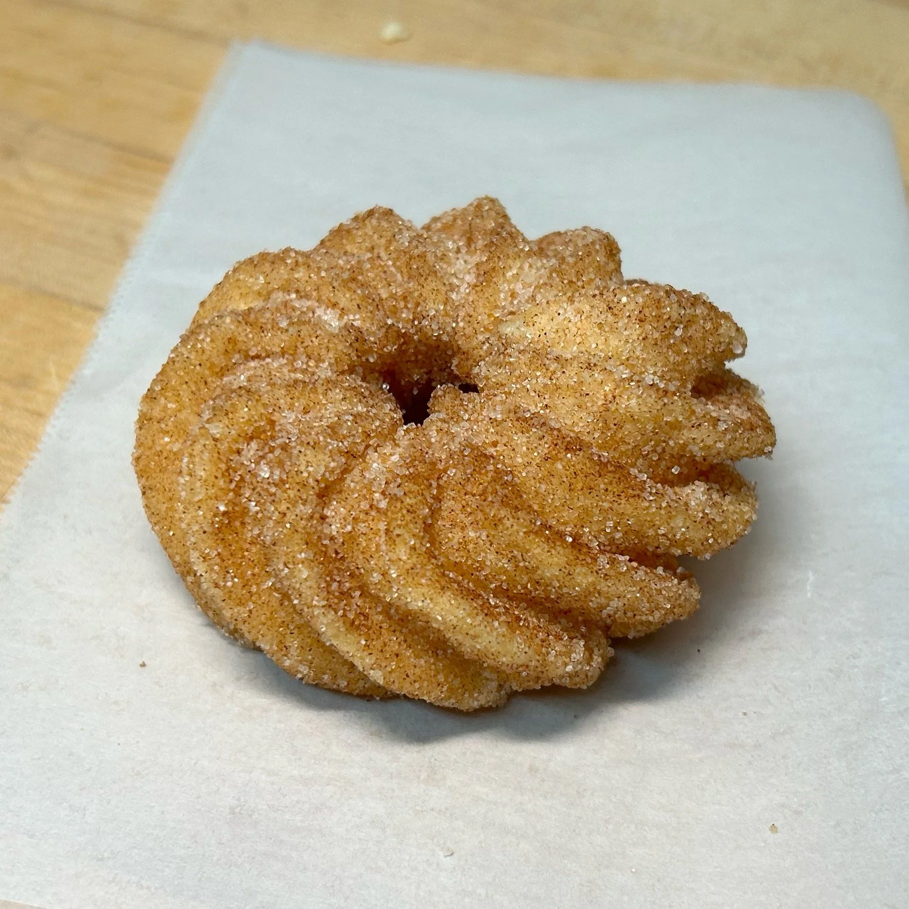 c-cruller cinnamon.jpg
