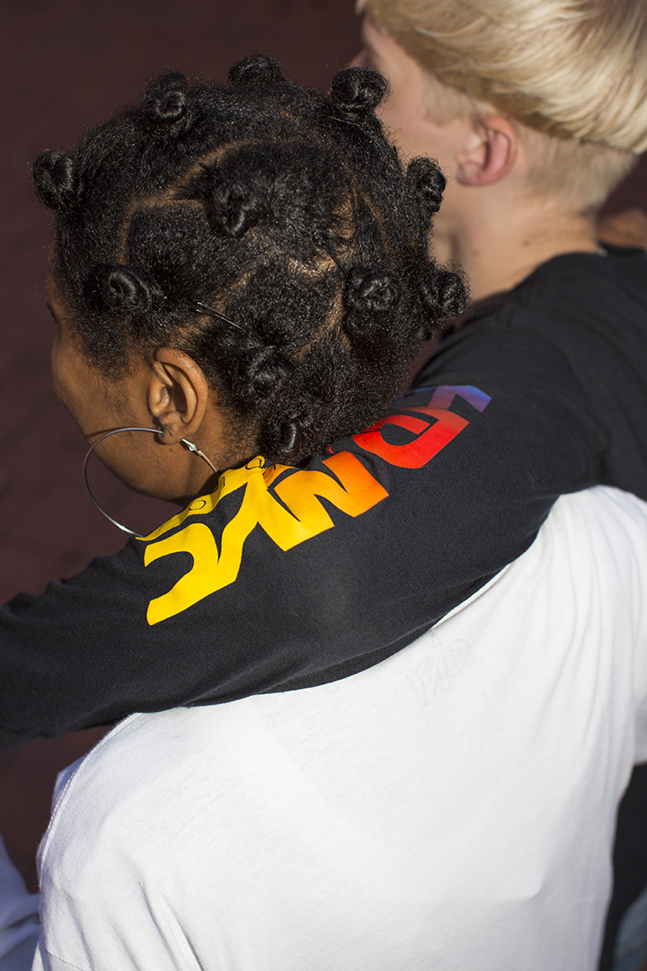DIAMOND WEARING HD DROPLET LONG SLEEVE T IN LARGE / / ALEXANDER WEARING HD VIDEO NEWSLETTER LONG SLEEVE T IN LARGE