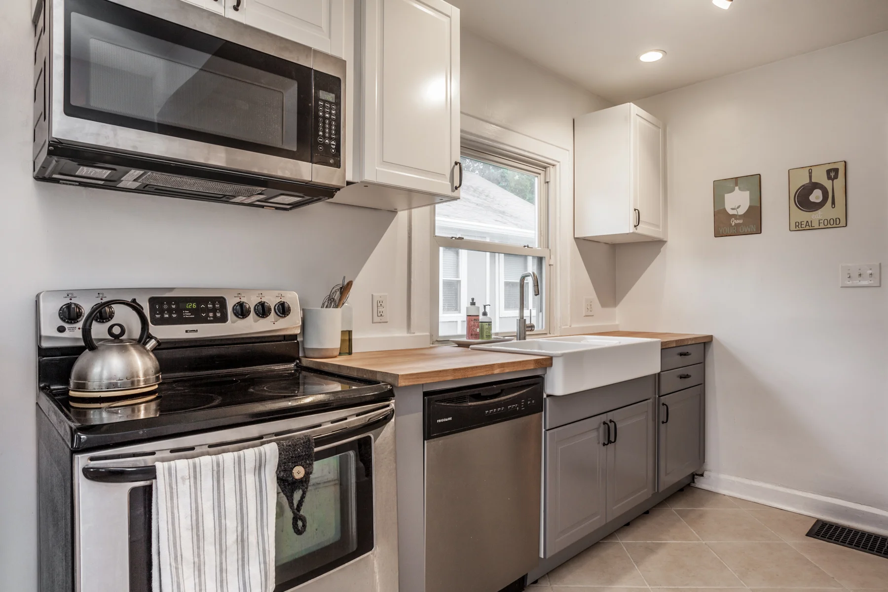 15-{4707 Winthrop}.jpg