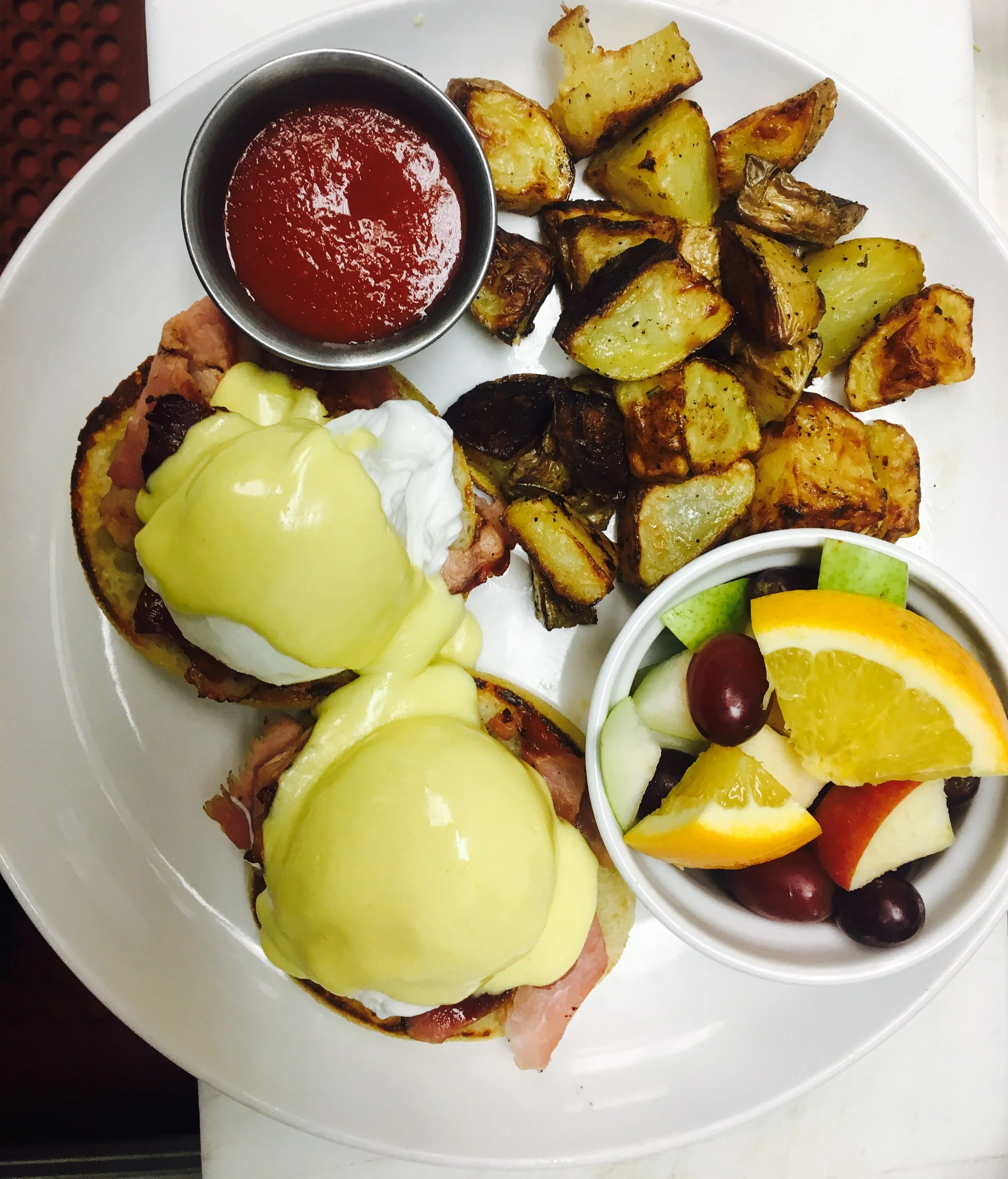 eggs benedict.jpg