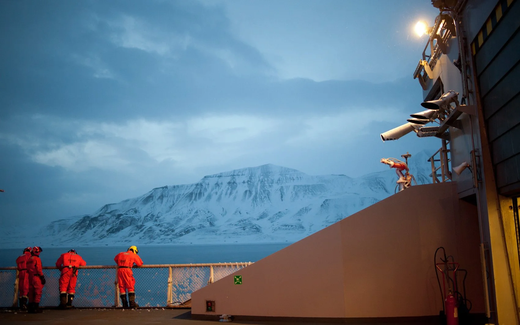 Norwegian_coastguard_longyearbyen.jpg